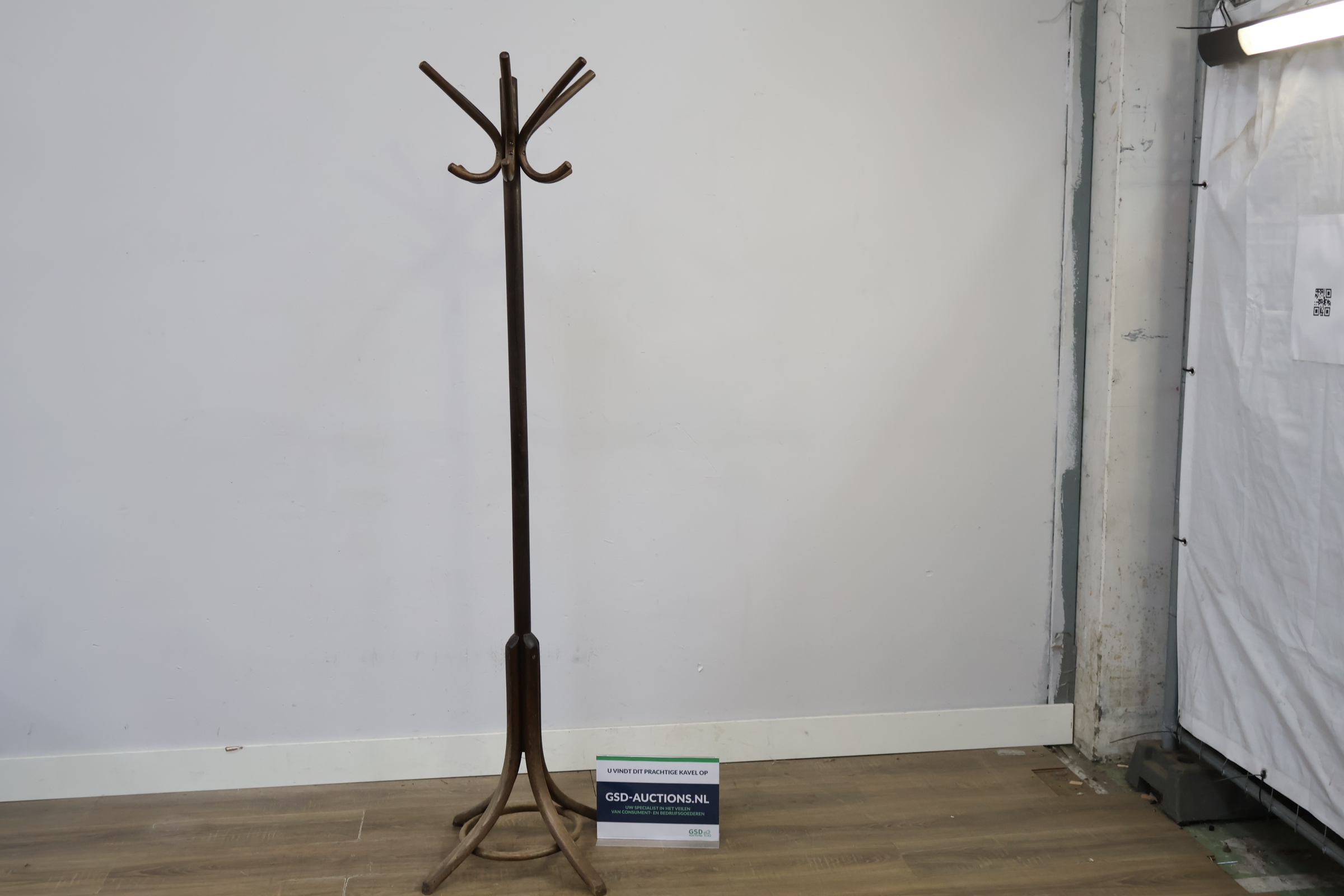 Houten kapstok met haken – kavel bij GSD Auctions, Zoeterwoude