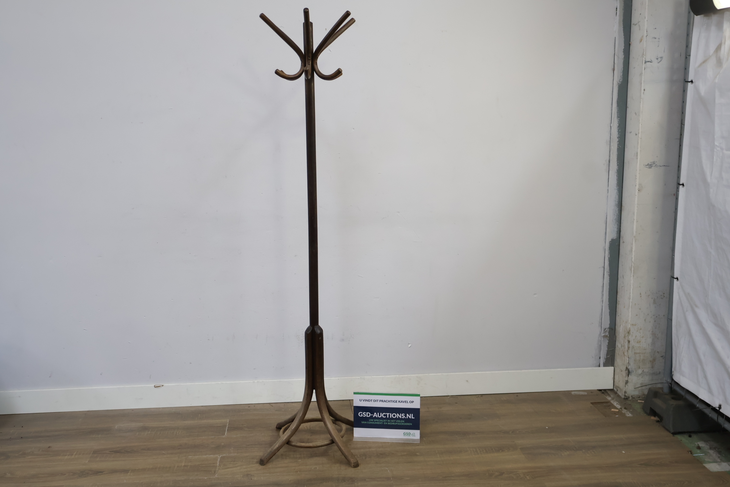 Houten kapstok met haken – foto 2 – kavel bij GSD Auctions, Zoeterwoude