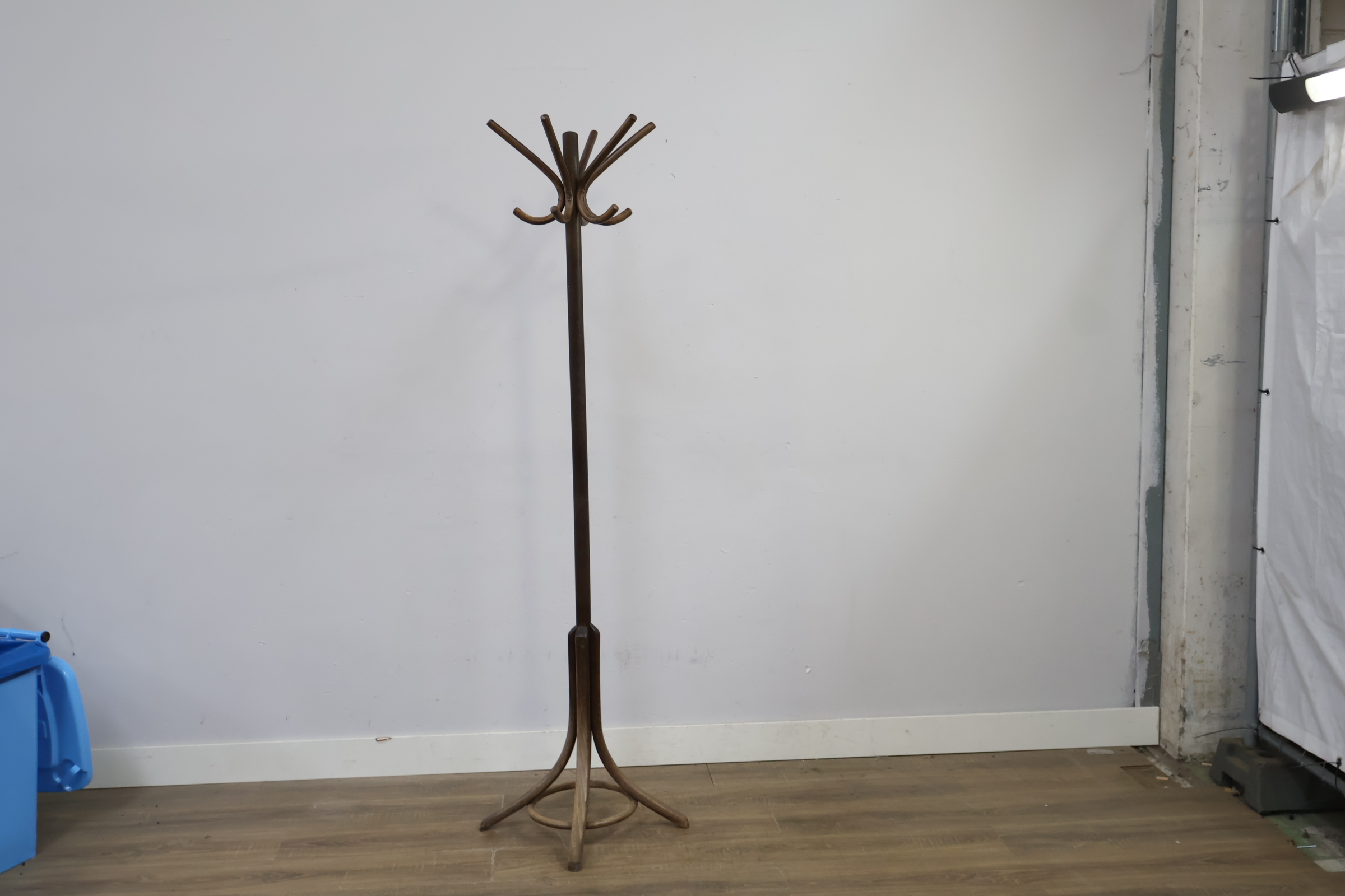 Houten kapstok met haken – foto 3 – kavel bij GSD Auctions, Zoeterwoude