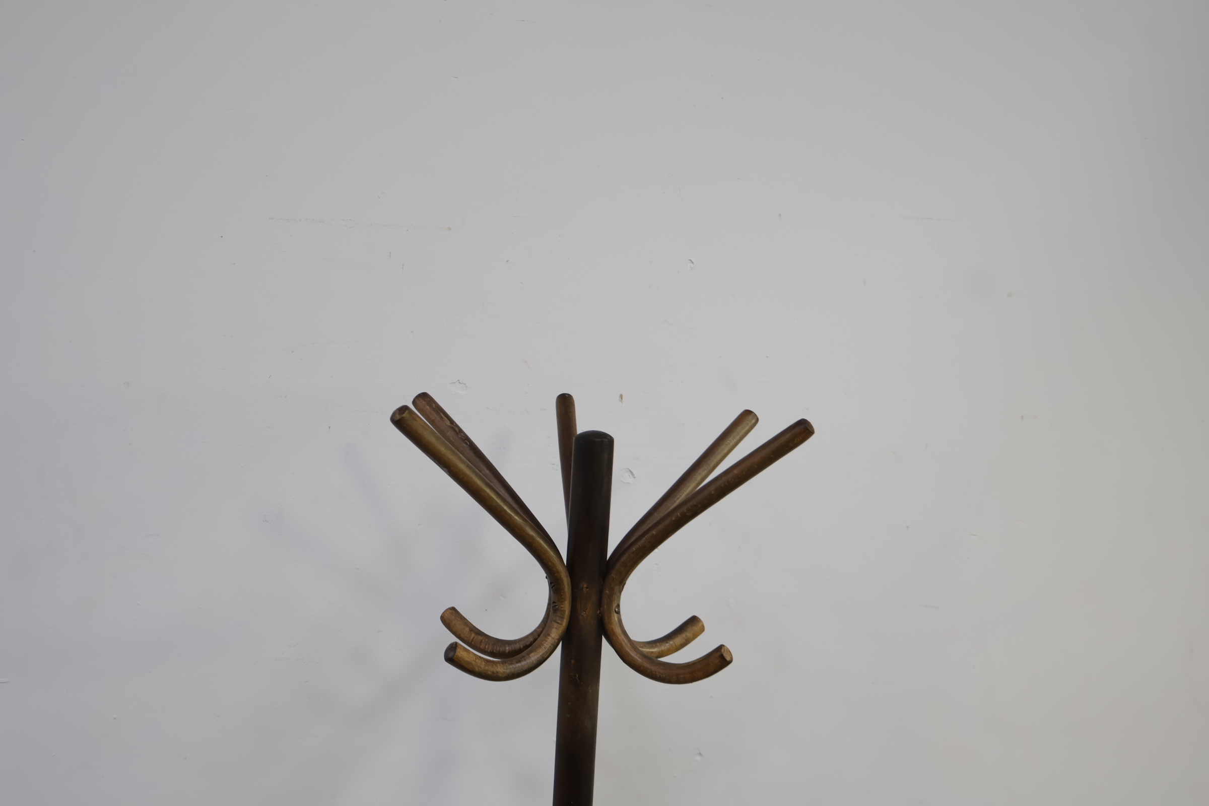 Houten kapstok met haken – foto 9 – kavel bij GSD Auctions, Zoeterwoude