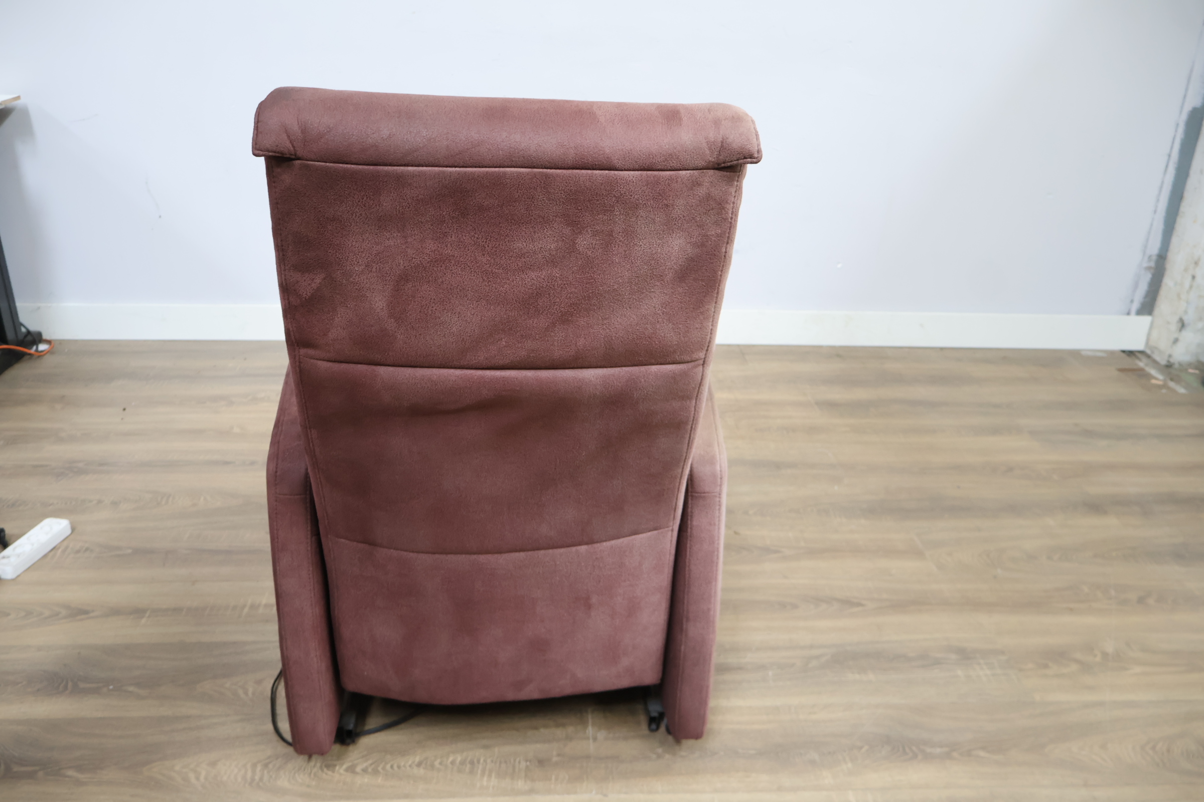 Bruine elektrische relaxfauteuil – foto 5 – kavel bij GSD Auctions, Zoeterwoude