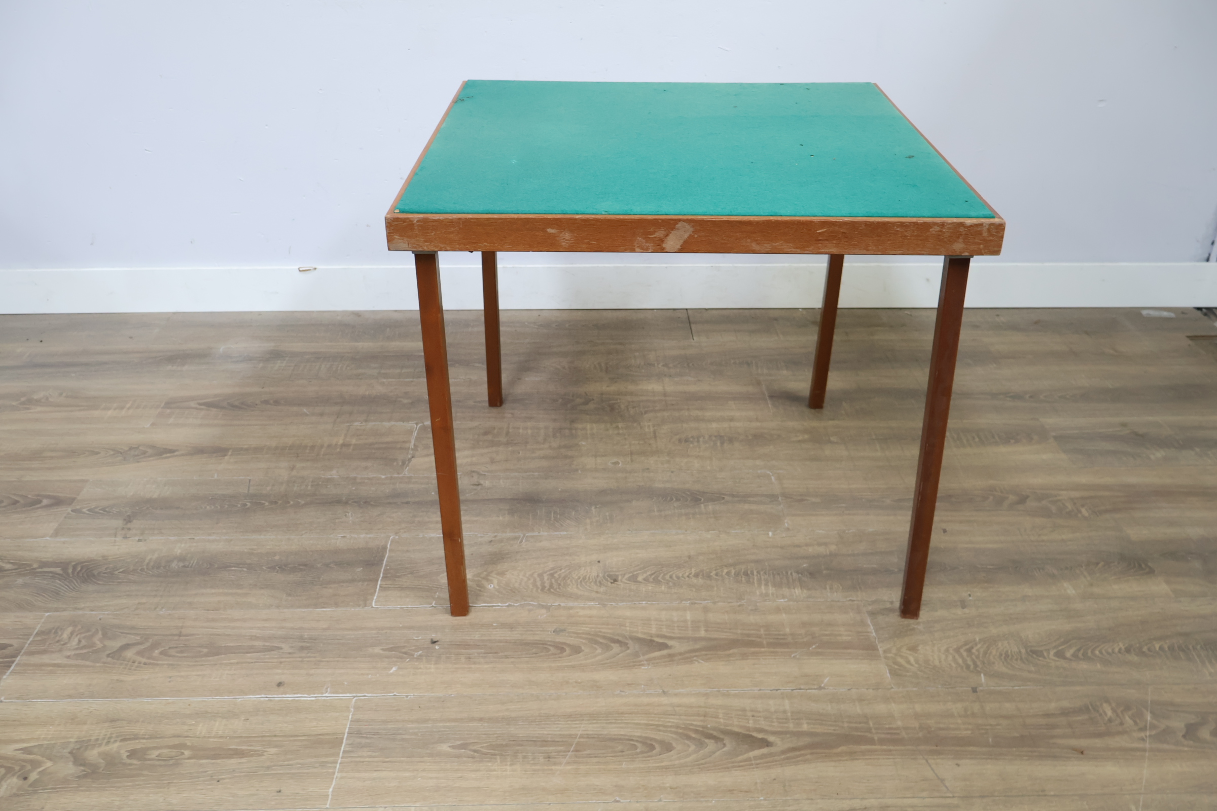 Vintage kaarttafel met groene viltbedekking – foto 6 – kavel bij GSD Auctions, Zoeterwoude