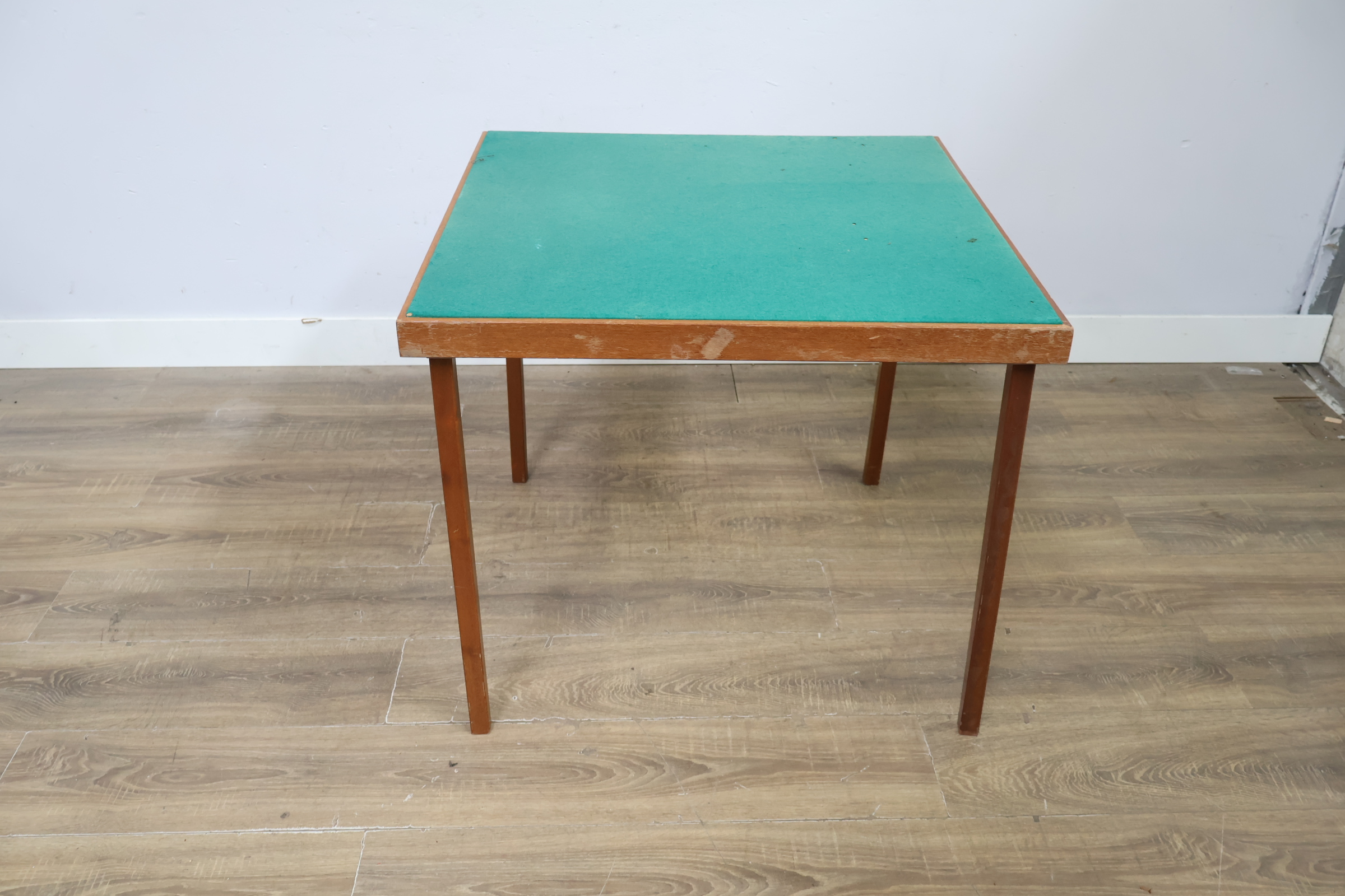 Vintage kaarttafel met groene viltbedekking – foto 7 – kavel bij GSD Auctions, Zoeterwoude