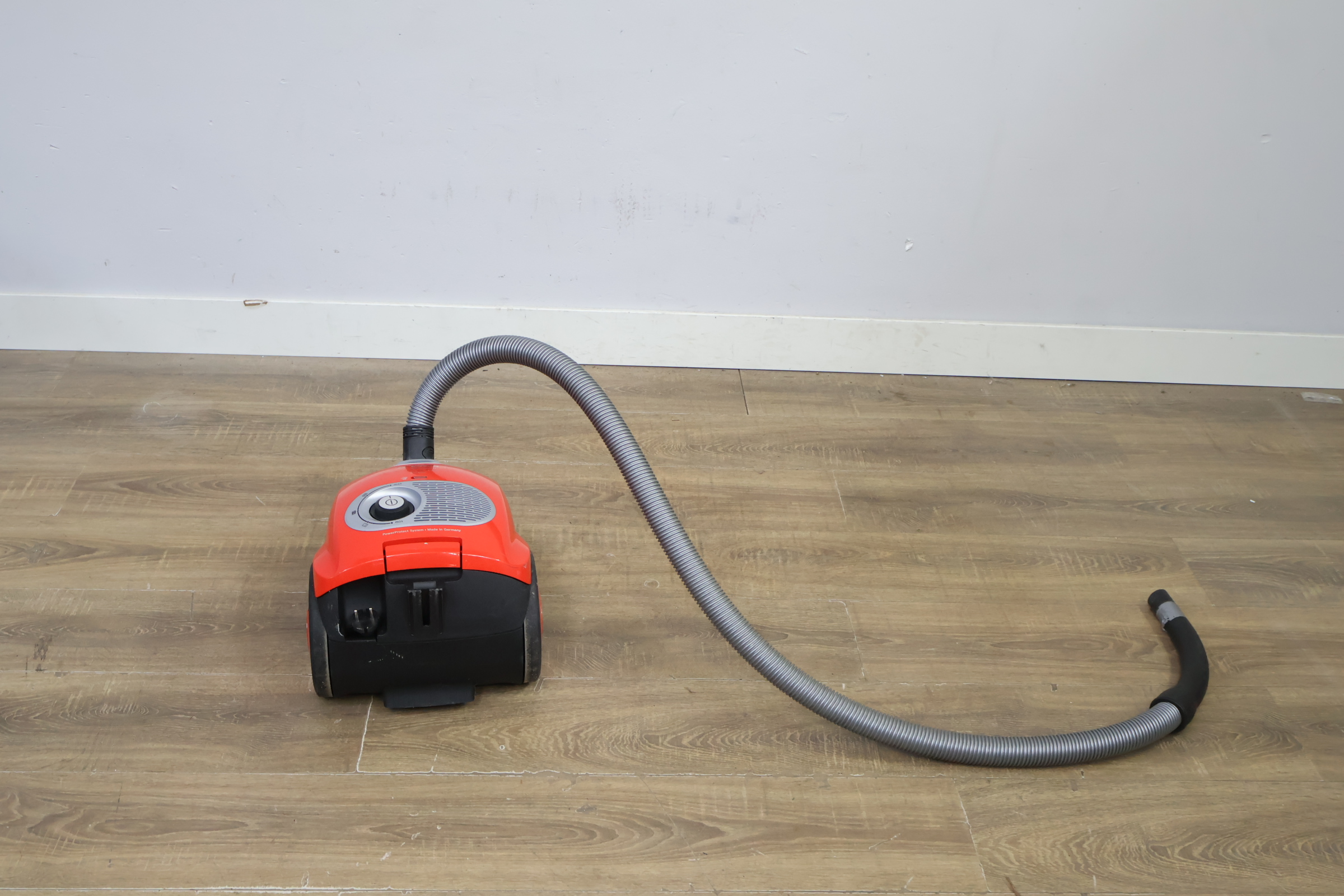 Bosch stofzuiger BGL35MOV22/01 – foto 5 – kavel bij GSD Auctions, Zoeterwoude