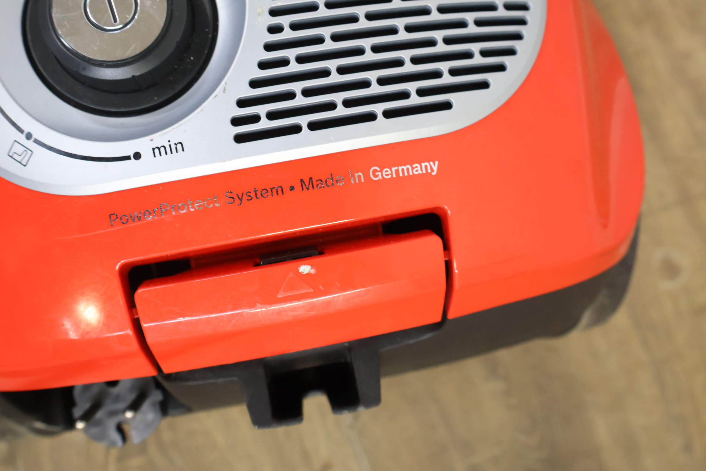 Bosch stofzuiger BGL35MOV22/01 – foto 7 – kavel bij GSD Auctions, Zoeterwoude