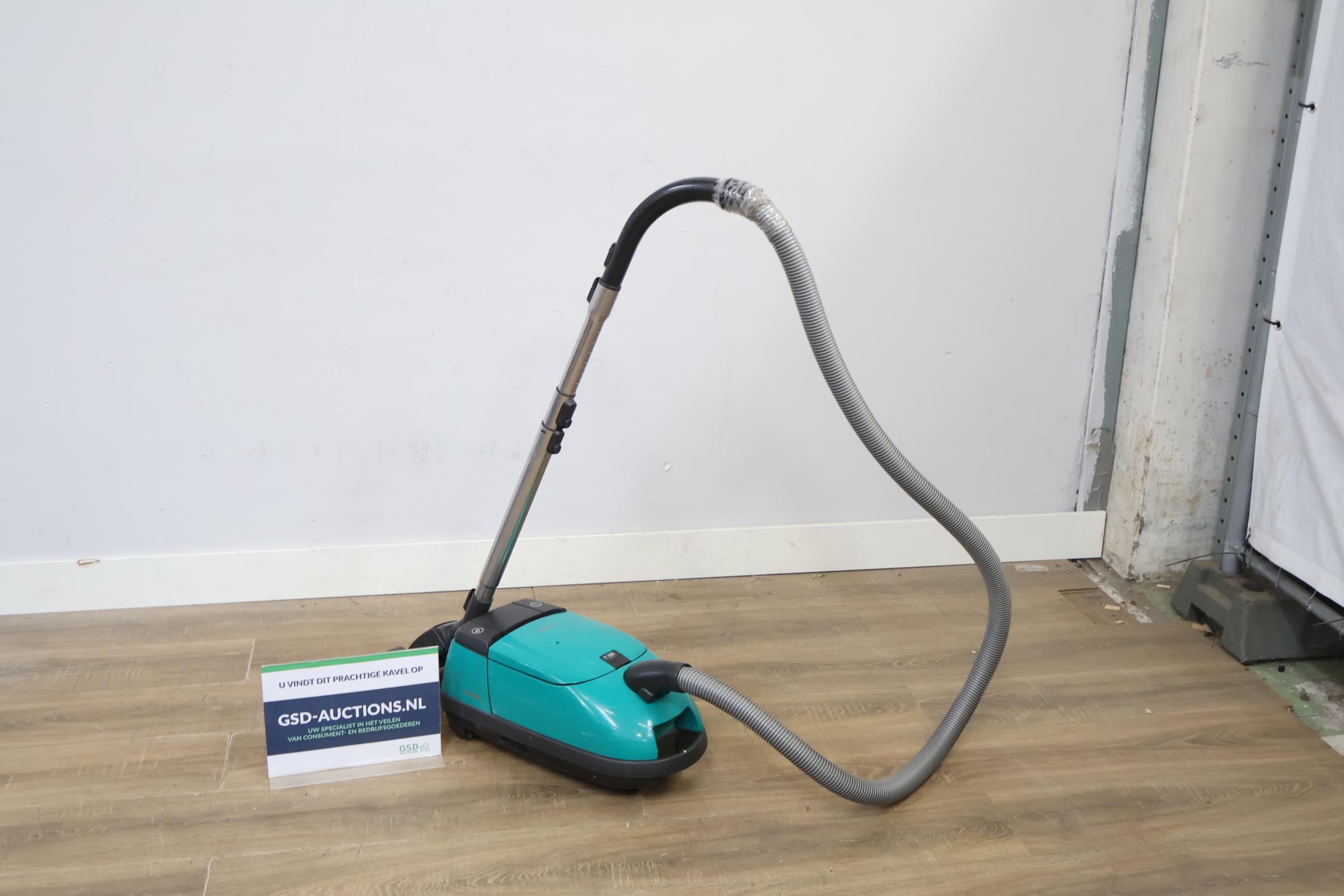 Miele De Luxe 3001 Stofzuiger – kavel bij GSD Auctions, Zoeterwoude