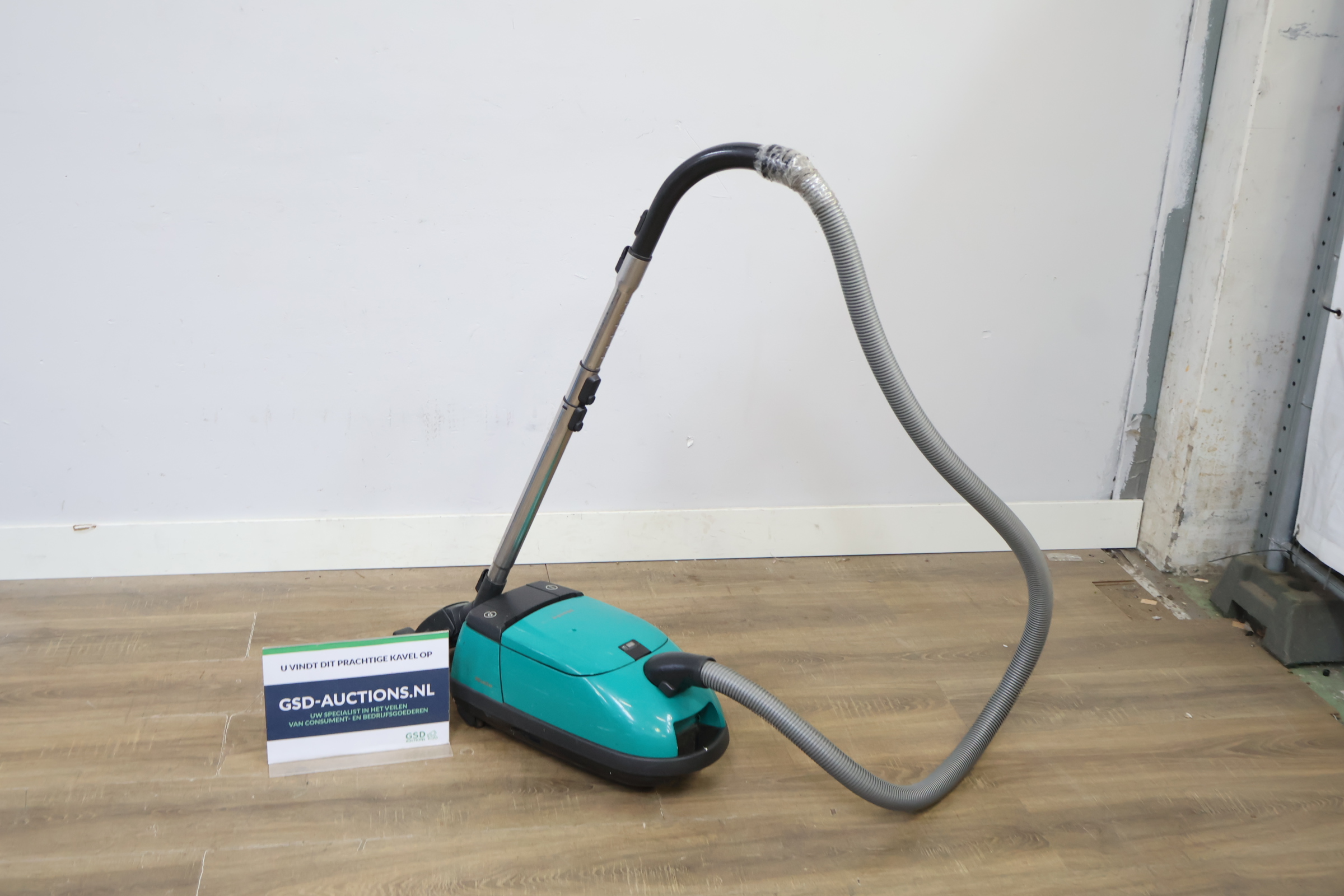 Miele De Luxe 3001 Stofzuiger – foto 2 – kavel bij GSD Auctions, Zoeterwoude