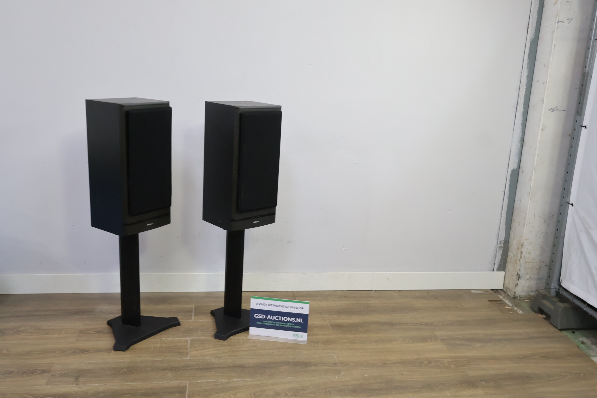 Philips luidsprekers met standaarden – foto 2 – kavel bij GSD Auctions, Zoeterwoude