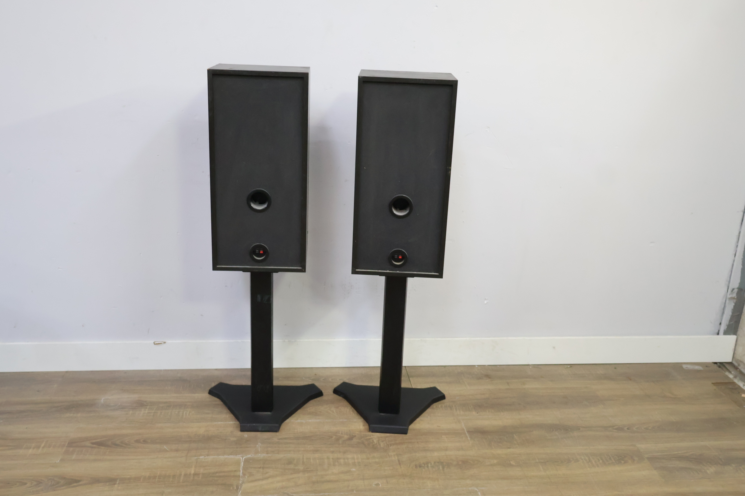 Philips luidsprekers met standaarden – foto 5 – kavel bij GSD Auctions, Zoeterwoude