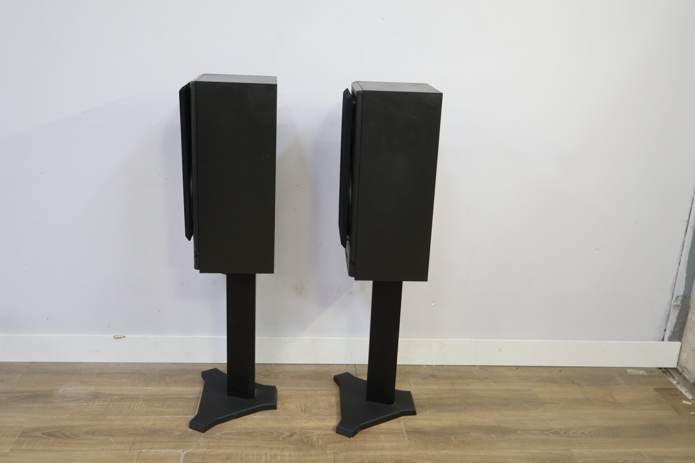 Philips luidsprekers met standaarden – foto 7 – kavel bij GSD Auctions, Zoeterwoude