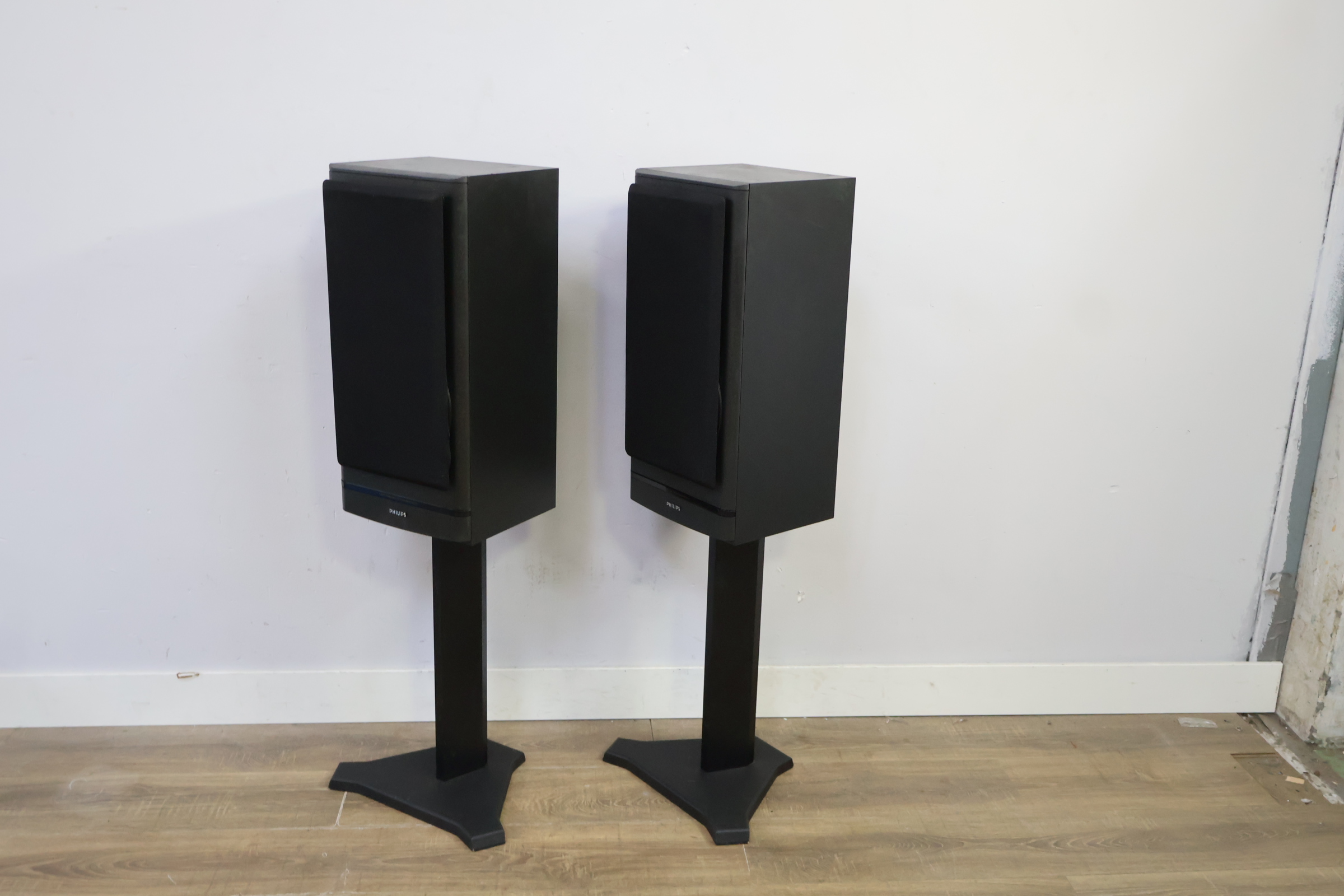 Philips luidsprekers met standaarden – foto 9 – kavel bij GSD Auctions, Zoeterwoude
