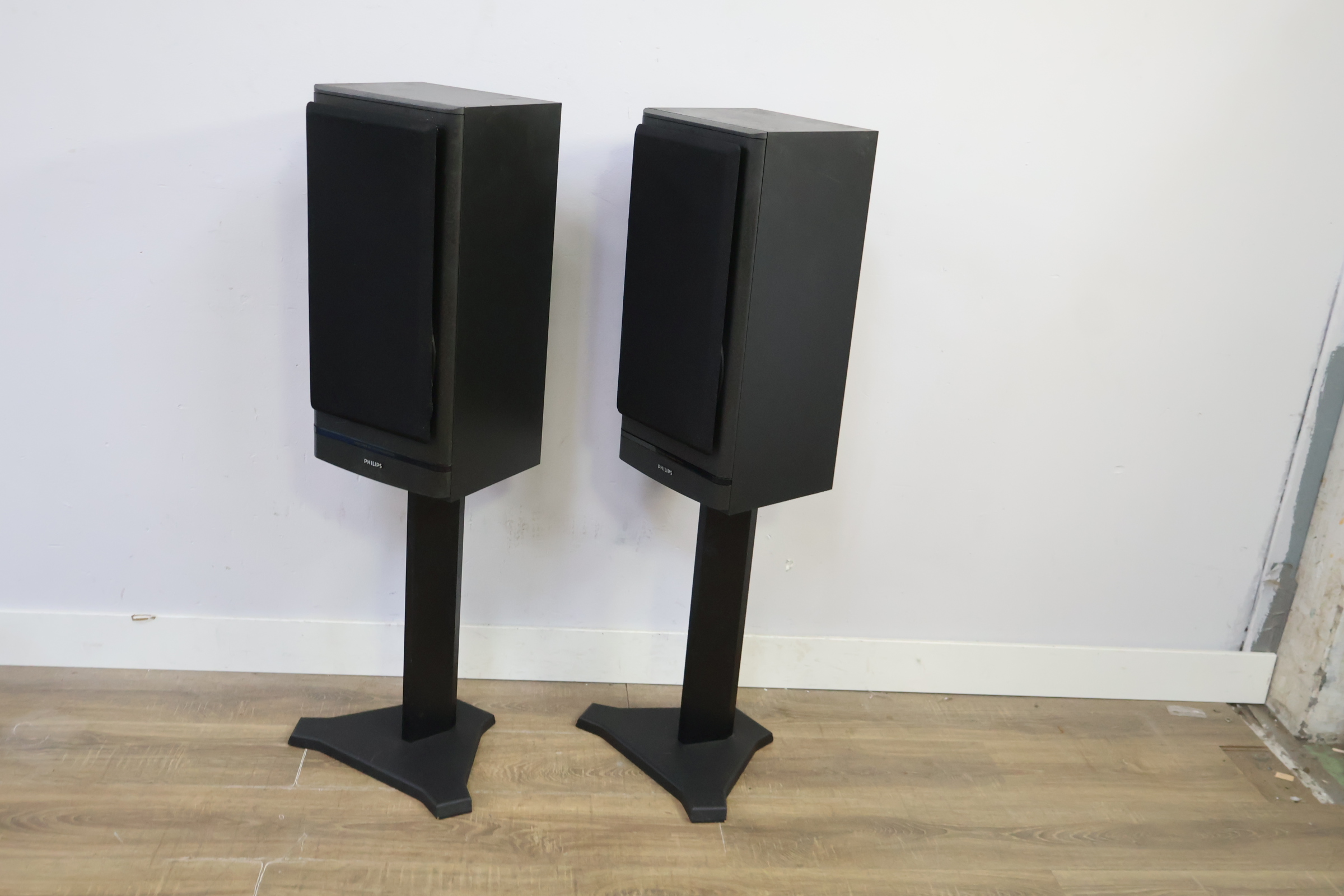 Philips luidsprekers met standaarden – foto 10 – kavel bij GSD Auctions, Zoeterwoude