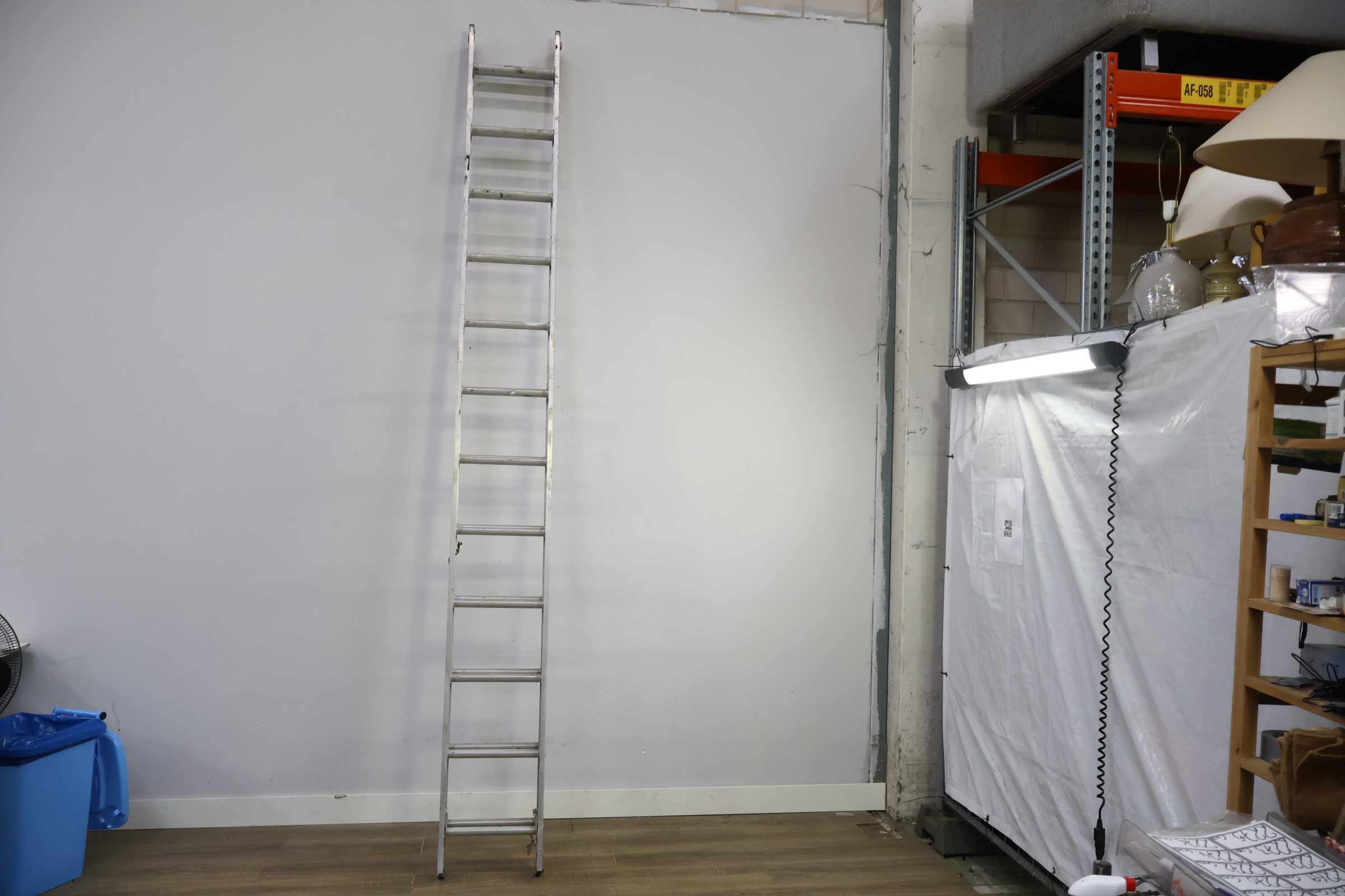 Aluminium uitschuifbare ladder – foto 6 – kavel bij GSD Auctions, Zoeterwoude