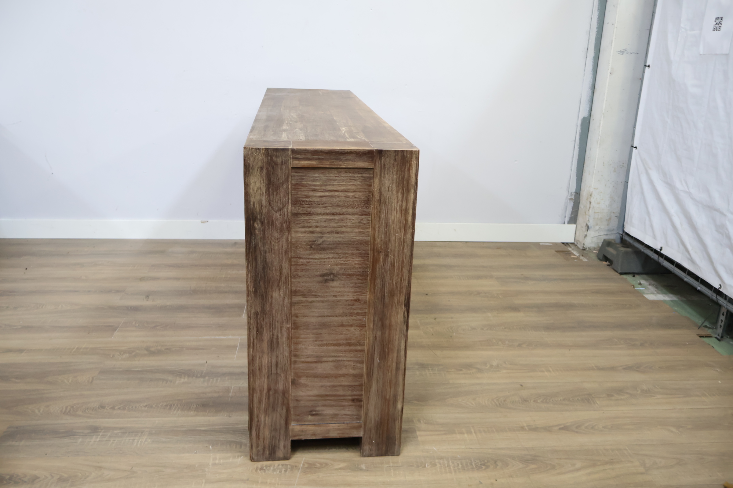 Houten dressoir met laden en deuren – foto 3 – kavel bij GSD Auctions, Zoeterwoude