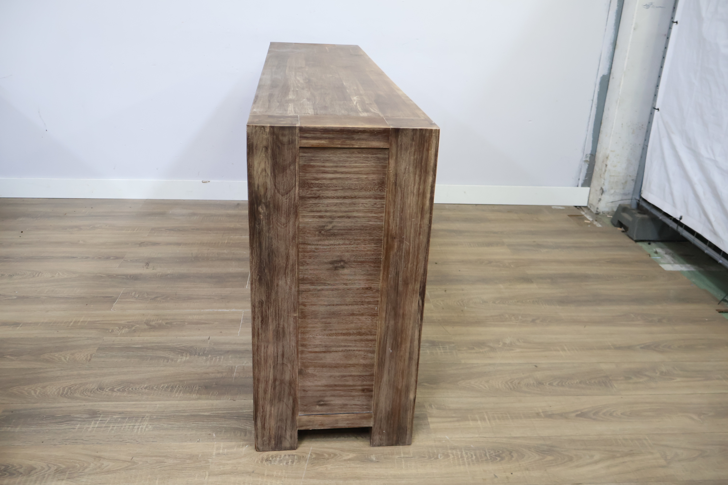 Houten dressoir met laden en deuren – foto 4 – kavel bij GSD Auctions, Zoeterwoude