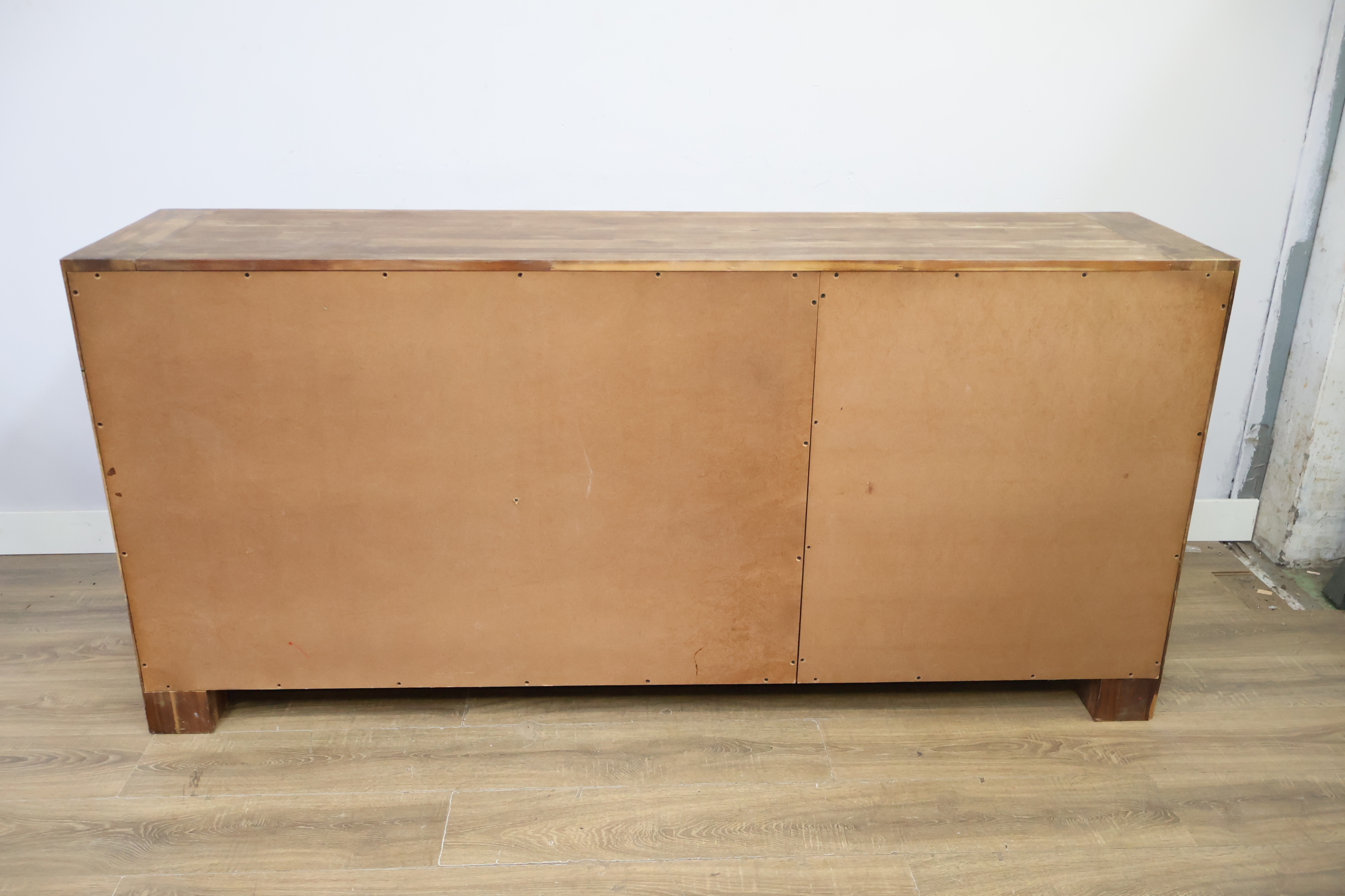 Houten dressoir met laden en deuren – foto 6 – kavel bij GSD Auctions, Zoeterwoude