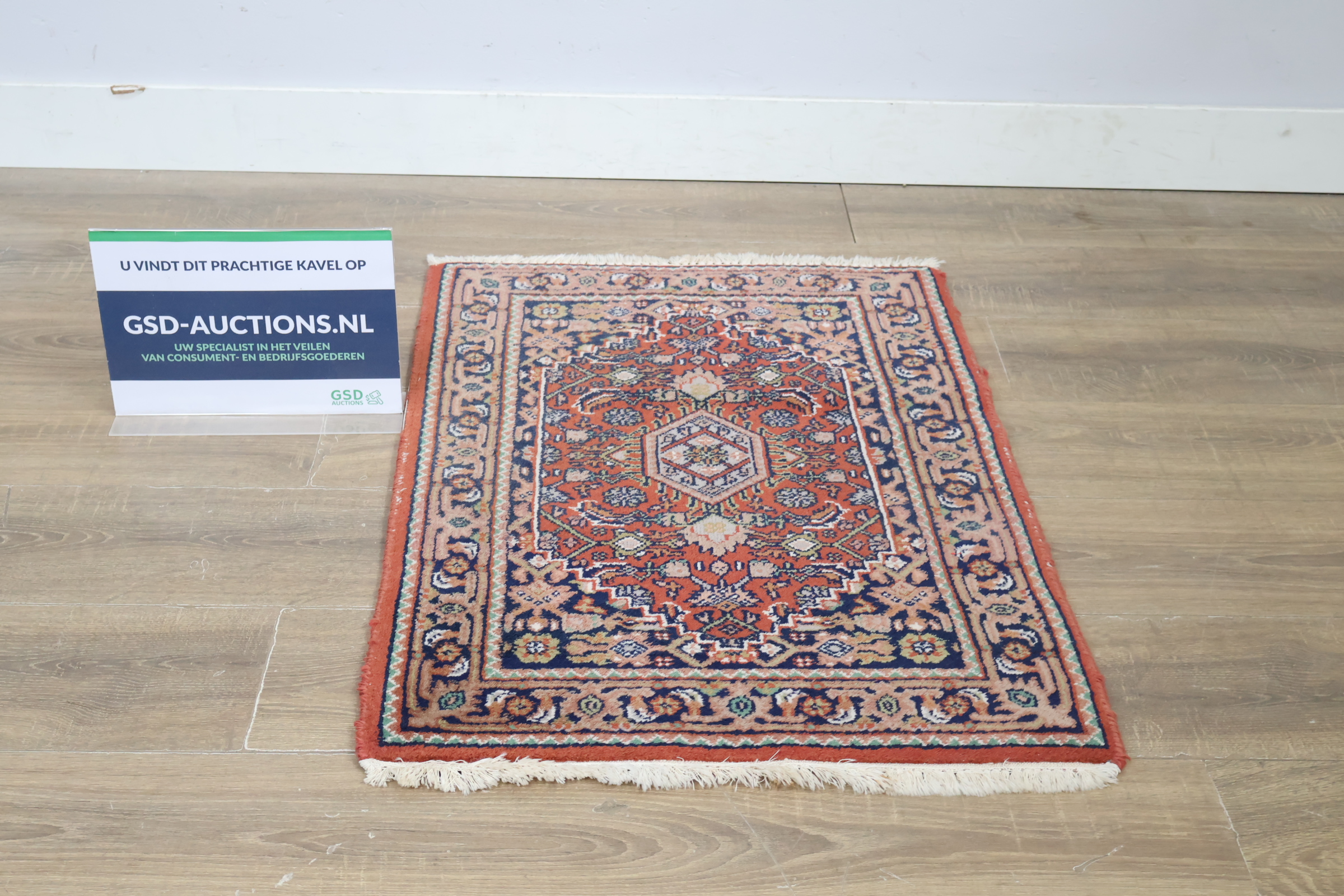 Perzisch tapijt met patroon – kavel bij GSD Auctions, Zoeterwoude