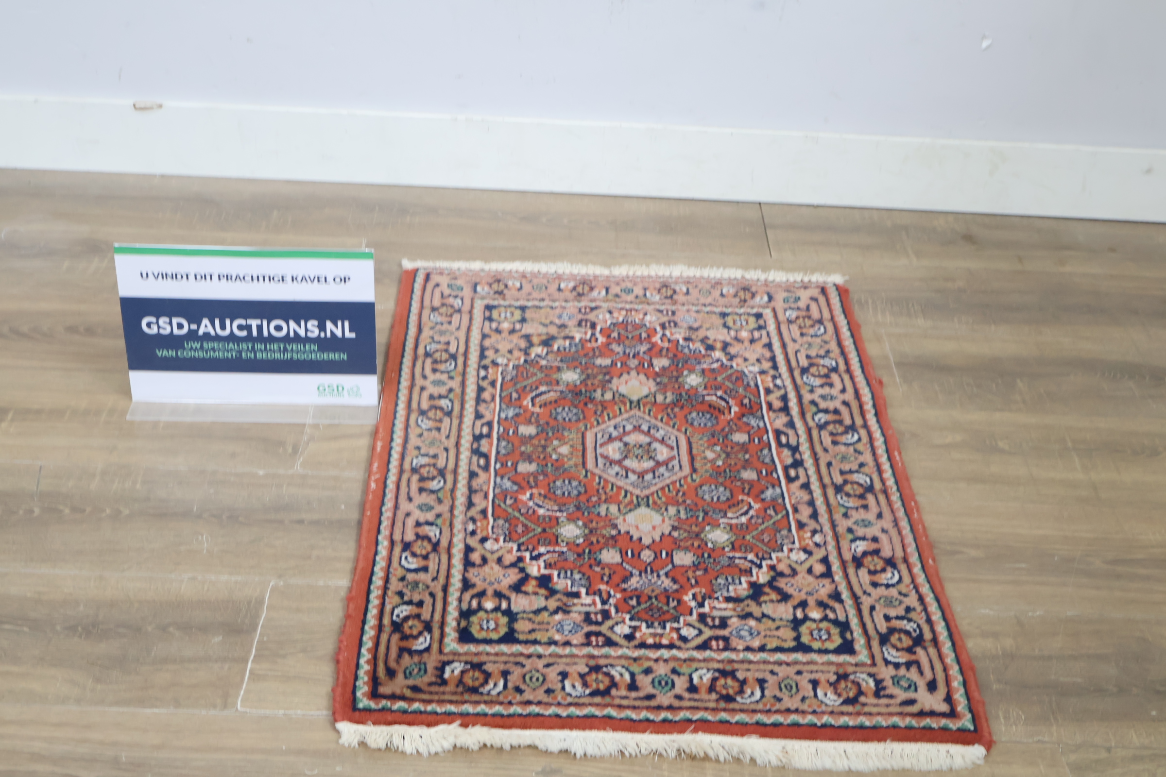 Perzisch tapijt met patroon – foto 2 – kavel bij GSD Auctions, Zoeterwoude