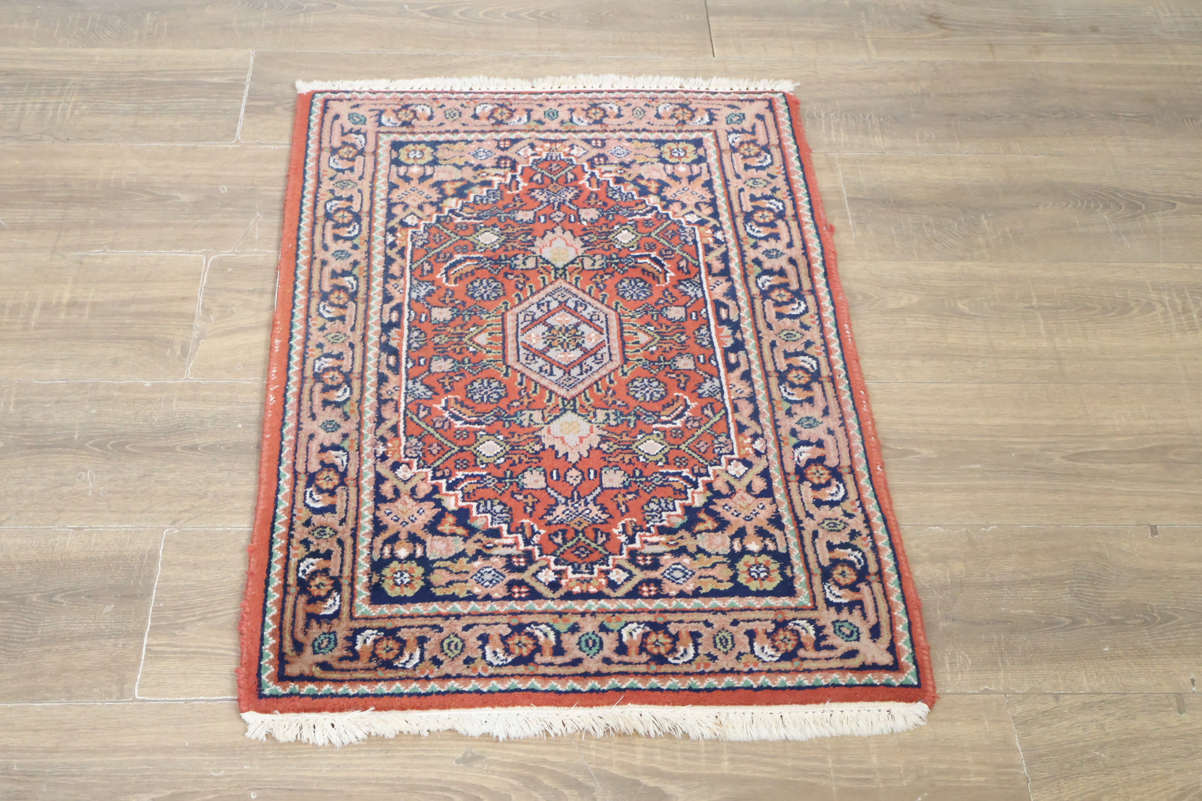 Perzisch tapijt met patroon – foto 3 – kavel bij GSD Auctions, Zoeterwoude