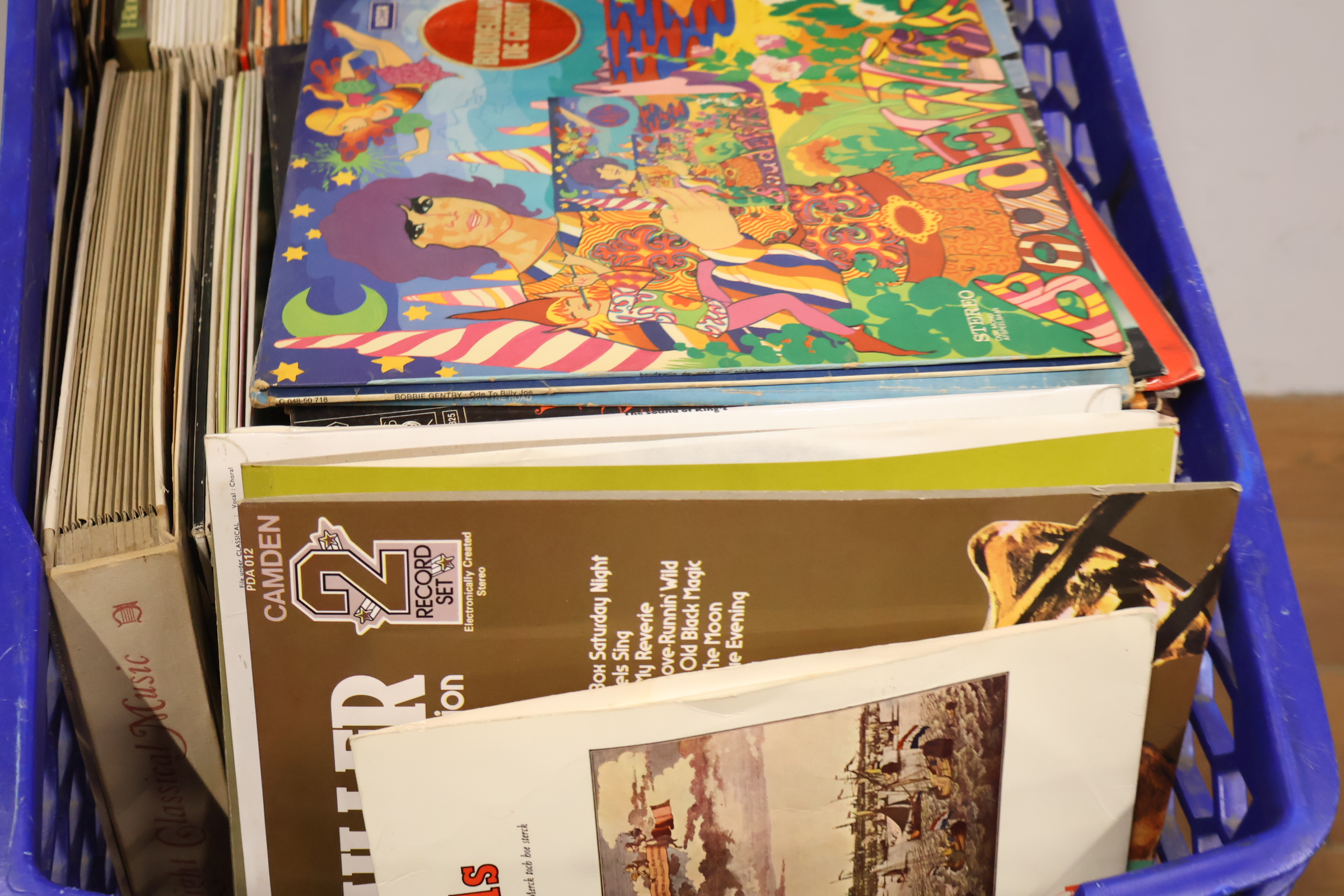 Diverse vinylplaten in blauwe winkelwagen – foto 9 – kavel bij GSD Auctions, Zoeterwoude