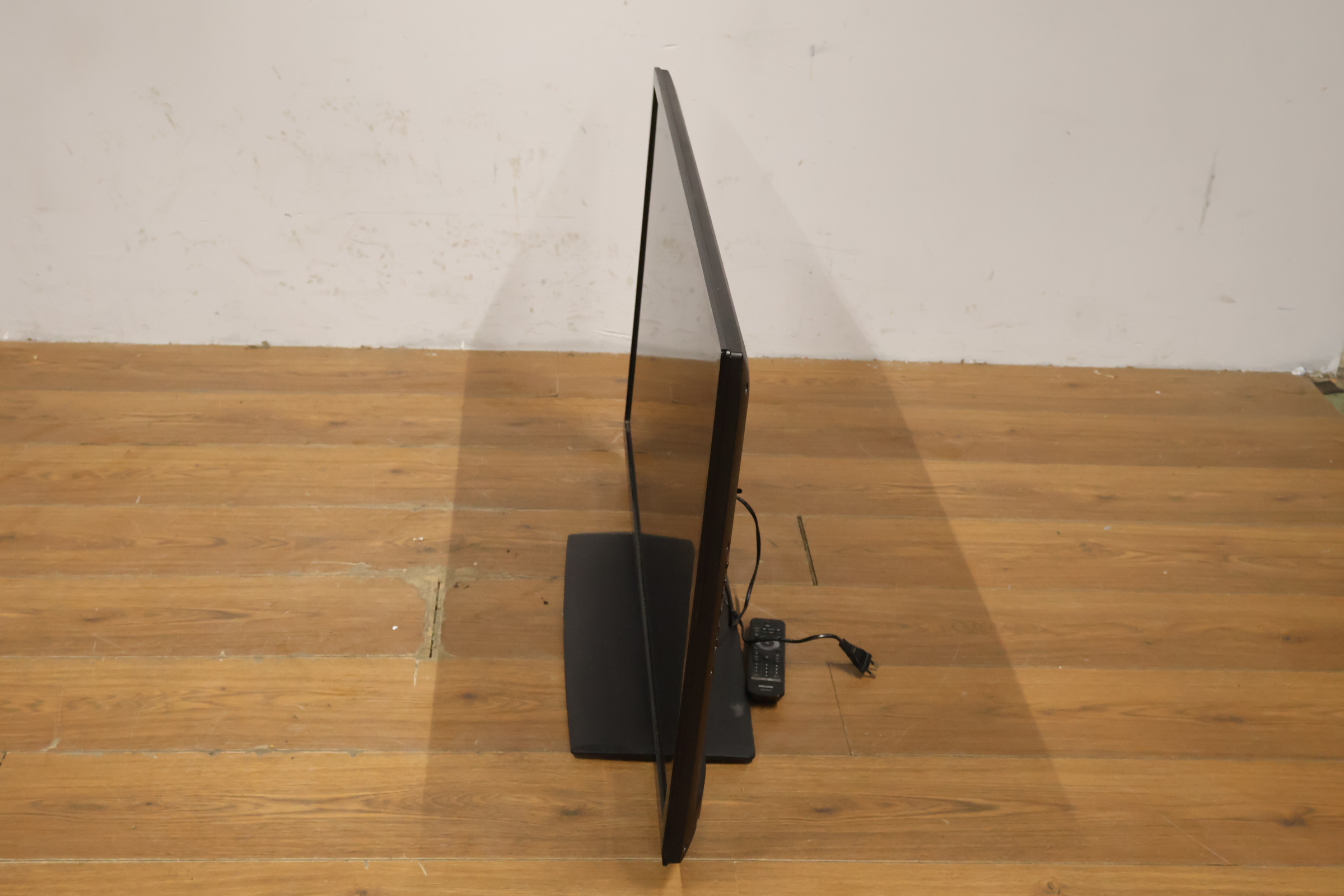 Samsung Television met afstandsbediening – foto 10 – kavel bij GSD Auctions, Zoeterwoude