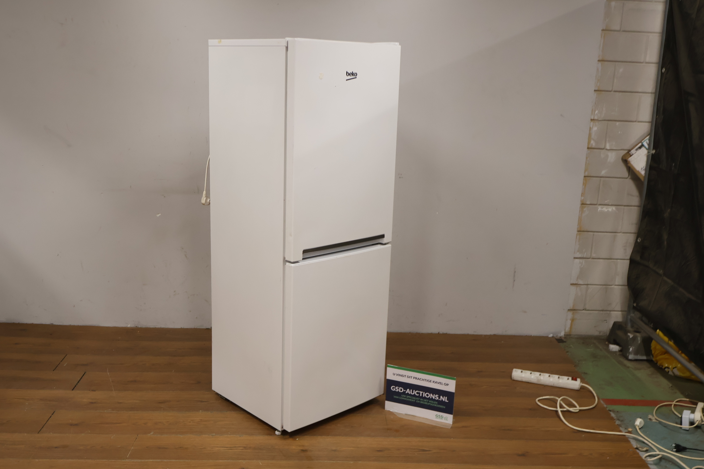 Beko Koelkast met Vriezer – foto 2 – kavel bij GSD Auctions, Zoeterwoude