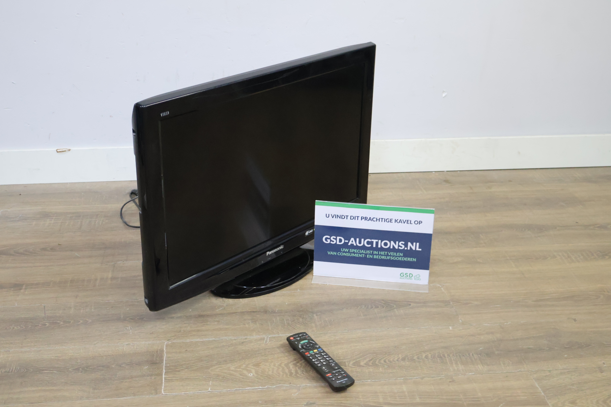 Panasonic Viera LCD-televisie – foto 2 – kavel bij GSD Auctions, Zoeterwoude