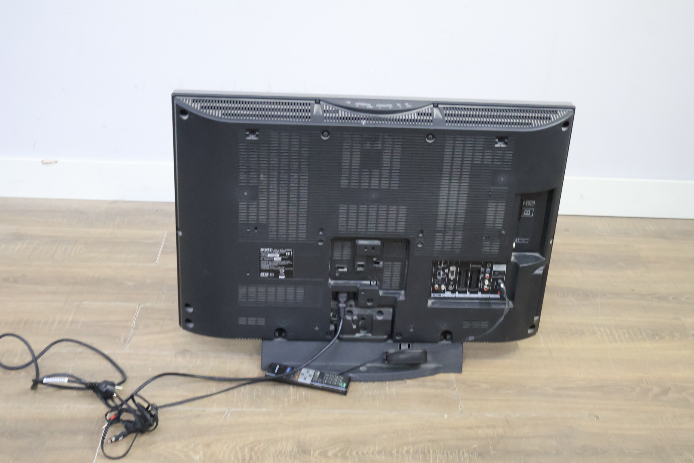 Sony Bravia flatscreen televisie – foto 5 – kavel bij GSD Auctions, Zoeterwoude