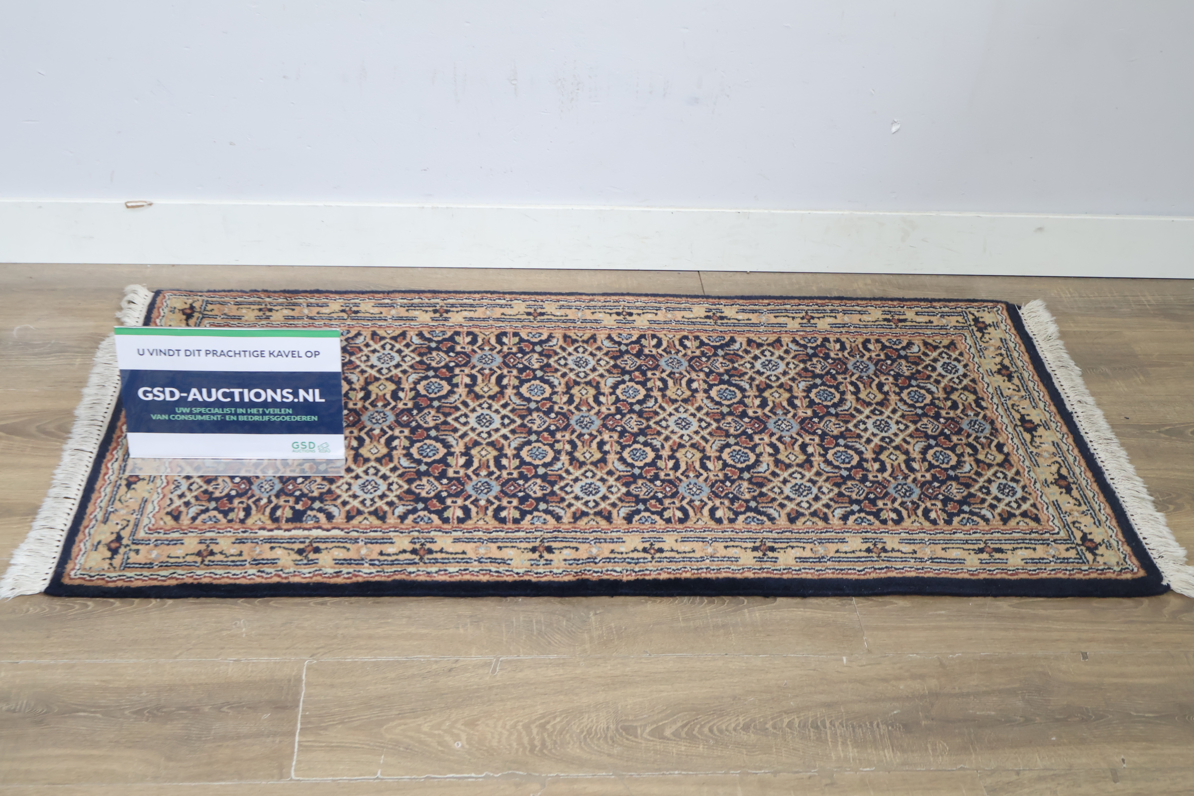 Handgeknoopt Perzisch tapijt met franjes – foto 2 – kavel bij GSD Auctions, Zoeterwoude