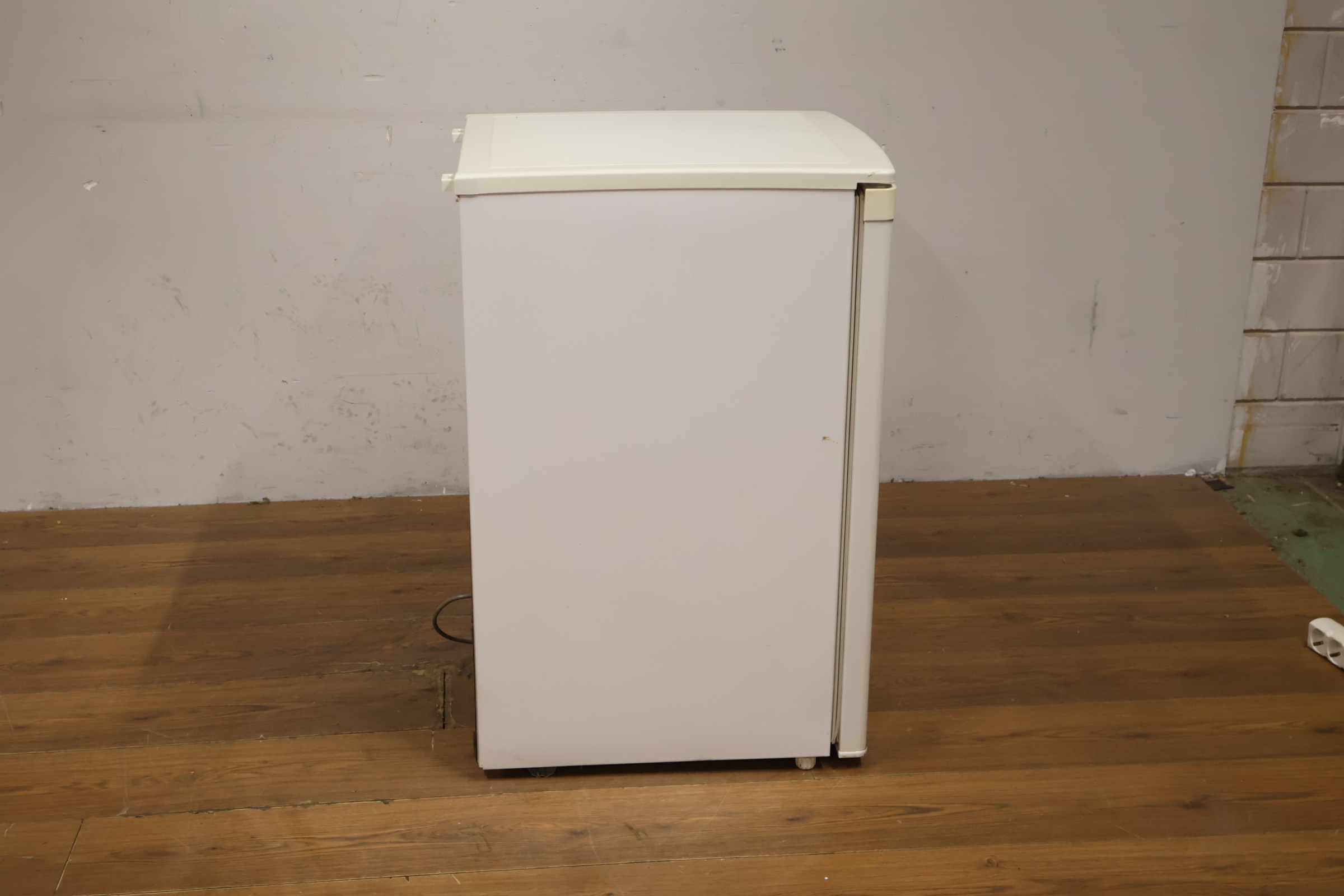 Exquisit mini koelkast wit – foto 3 – kavel bij GSD Auctions, Zoeterwoude