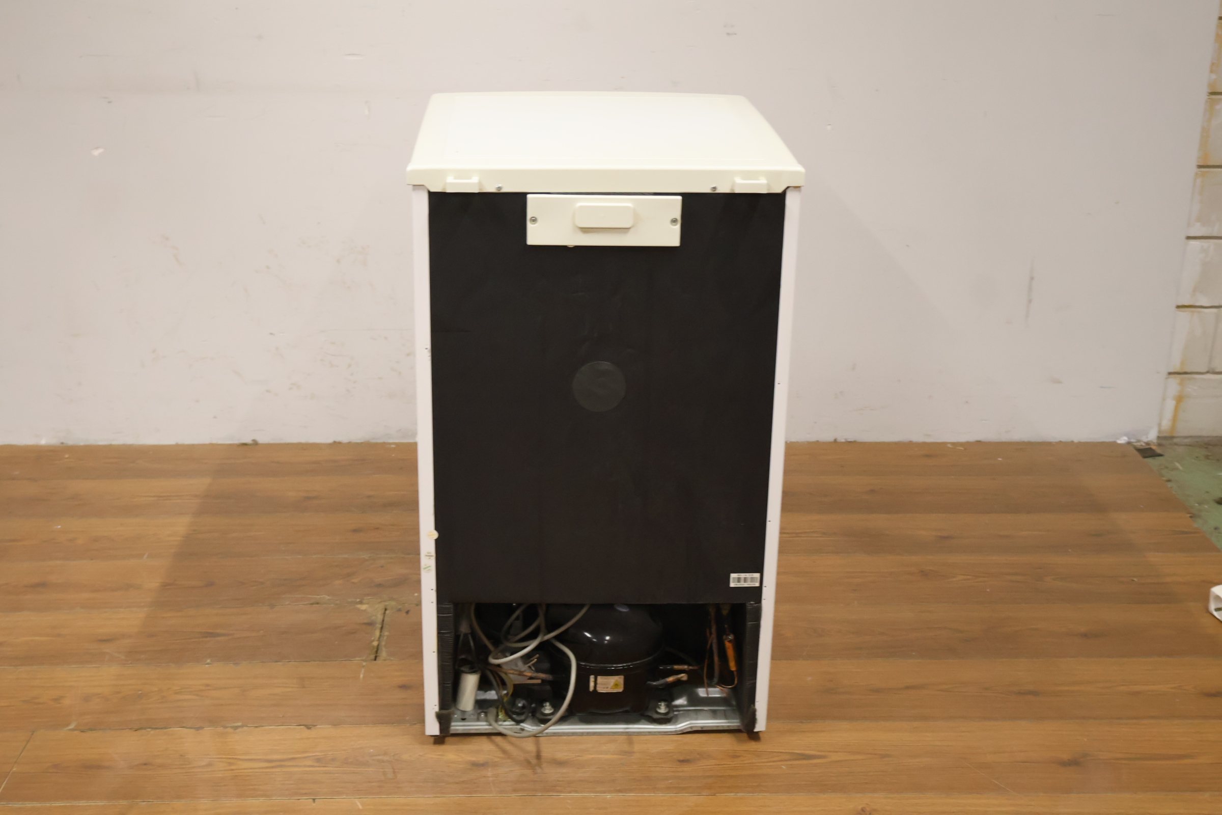 Exquisit mini koelkast wit – foto 6 – kavel bij GSD Auctions, Zoeterwoude