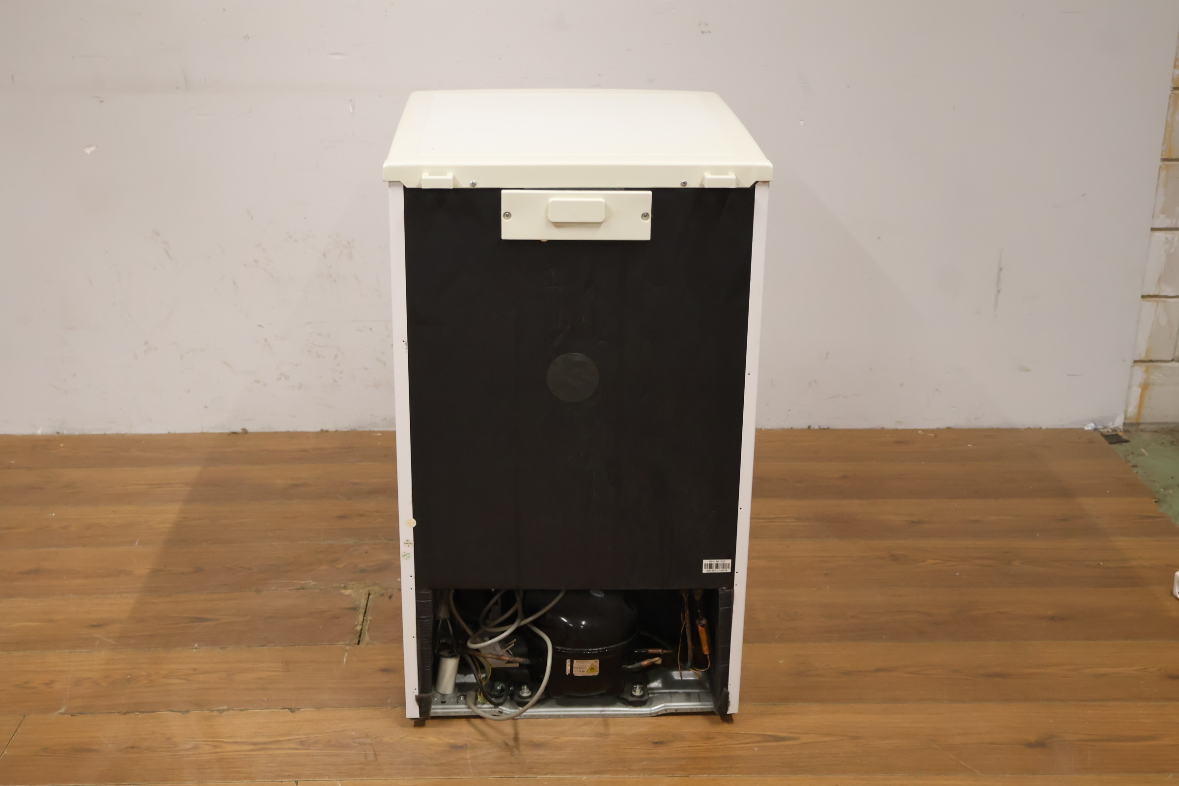 Exquisit mini koelkast wit – foto 7 – kavel bij GSD Auctions, Zoeterwoude