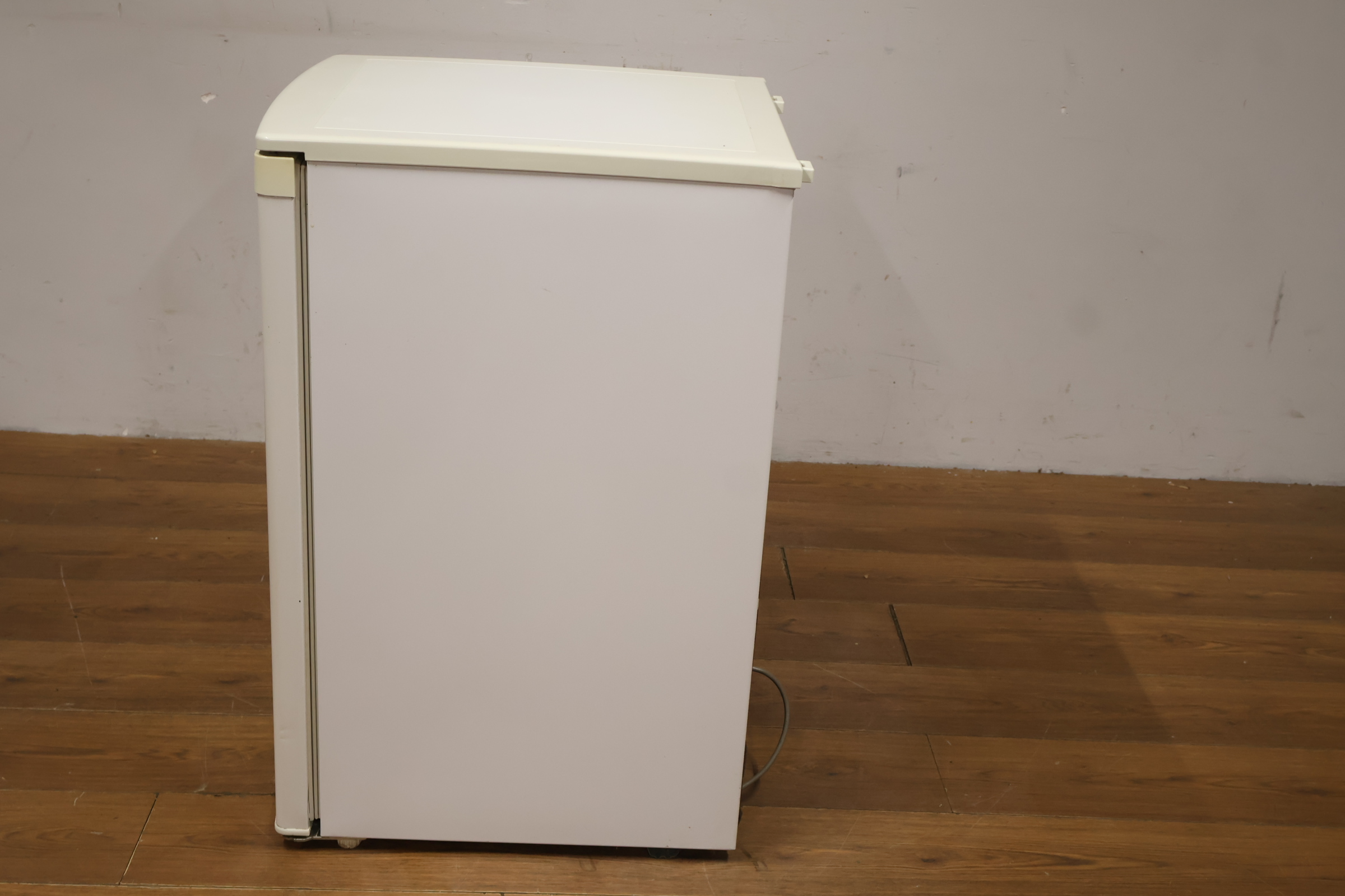 Exquisit mini koelkast wit – foto 9 – kavel bij GSD Auctions, Zoeterwoude