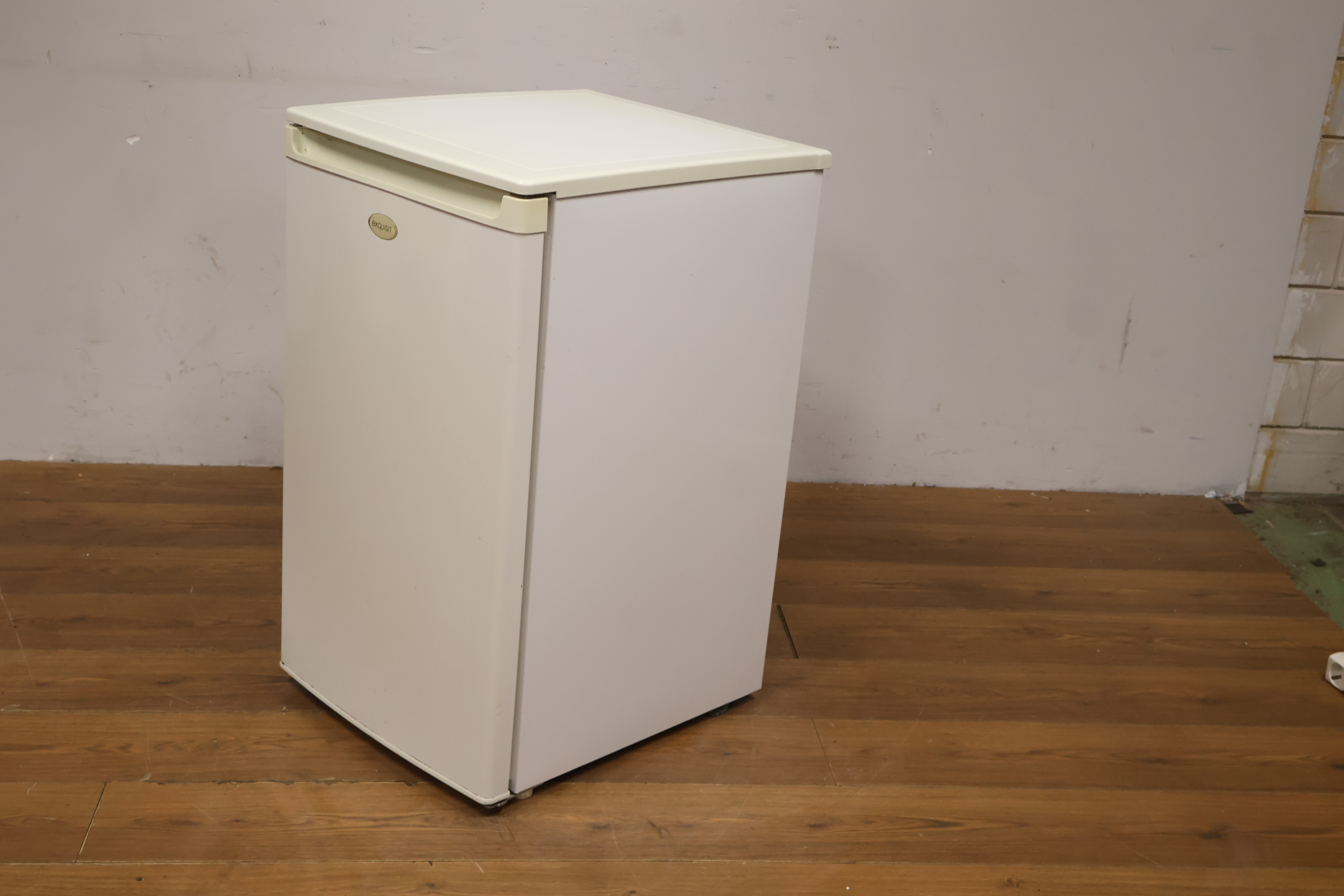Exquisit mini koelkast wit – foto 10 – kavel bij GSD Auctions, Zoeterwoude