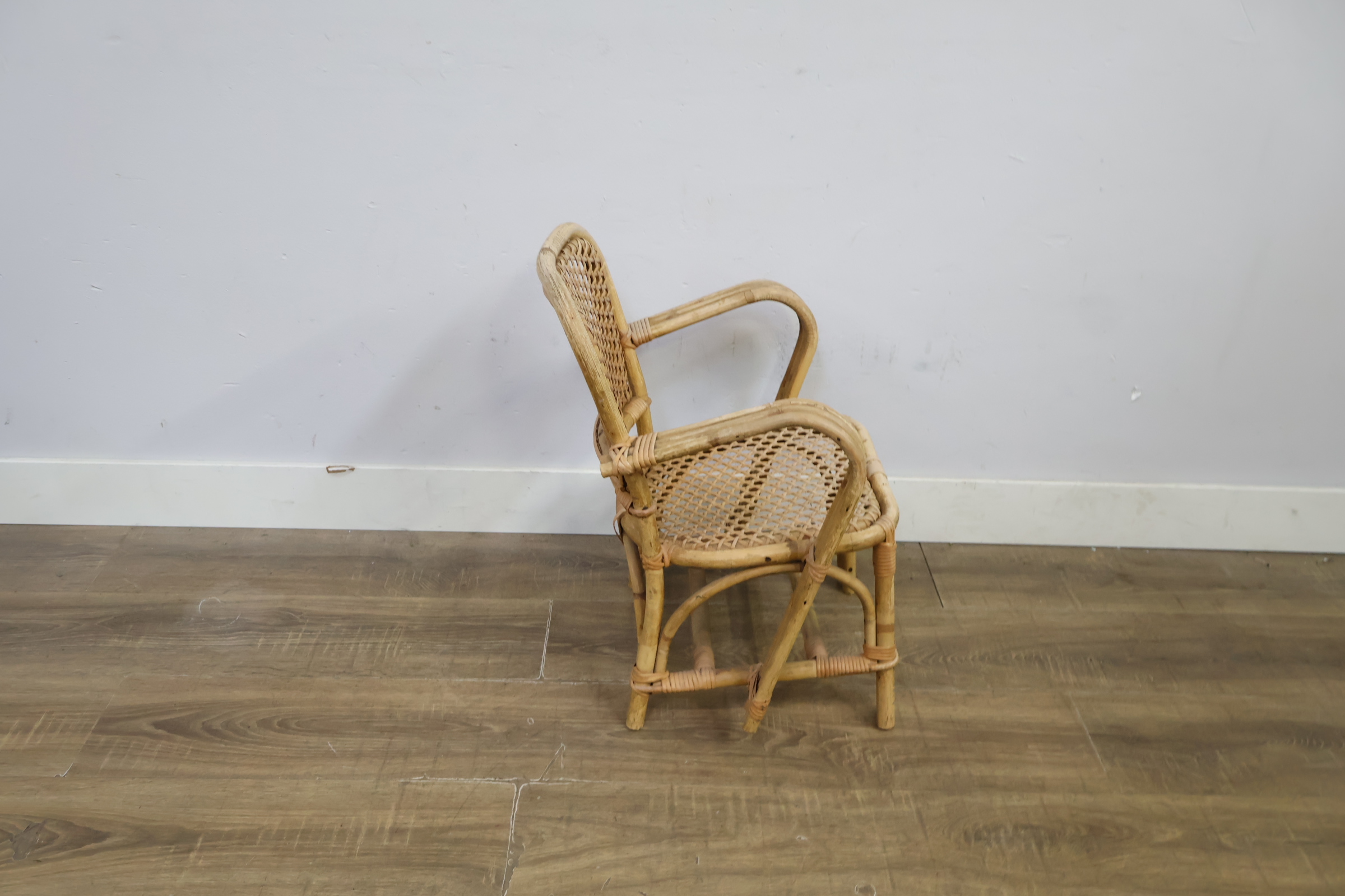 Rotan kinderstoel – foto 3 – kavel bij GSD Auctions, Zoeterwoude
