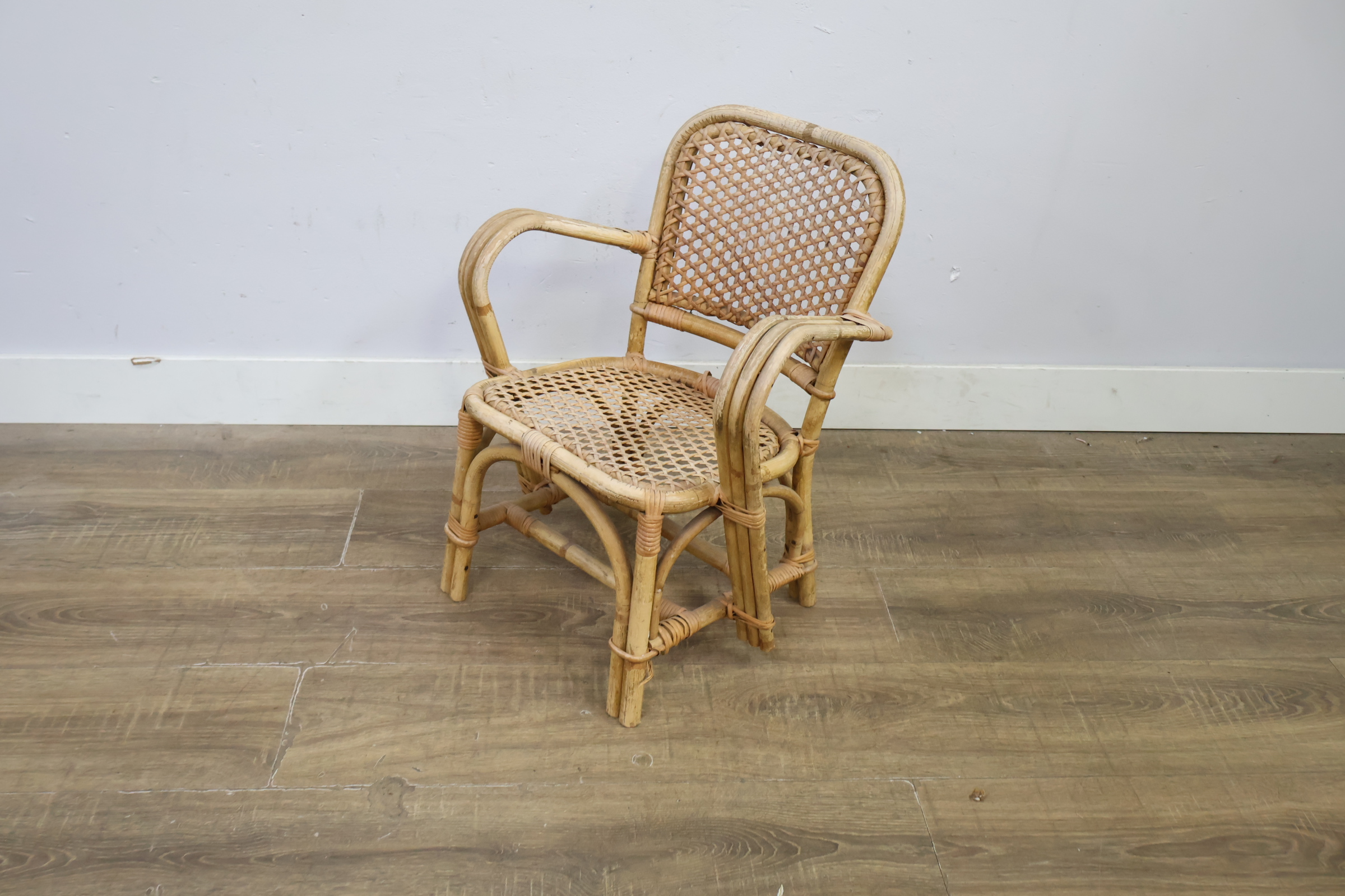 Rotan kinderstoel – foto 9 – kavel bij GSD Auctions, Zoeterwoude