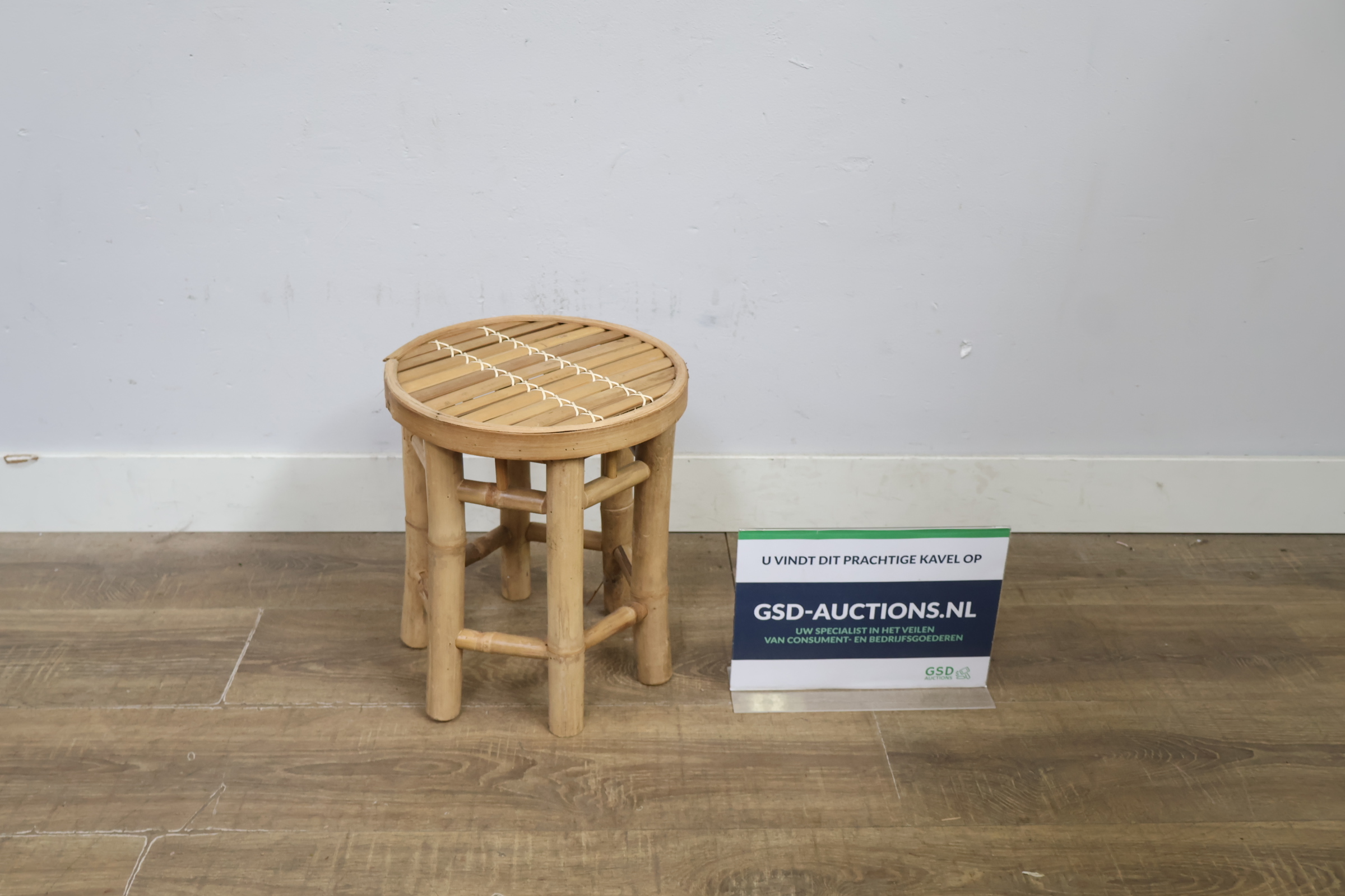 Ronde rotan kruk – kavel bij GSD Auctions, Zoeterwoude