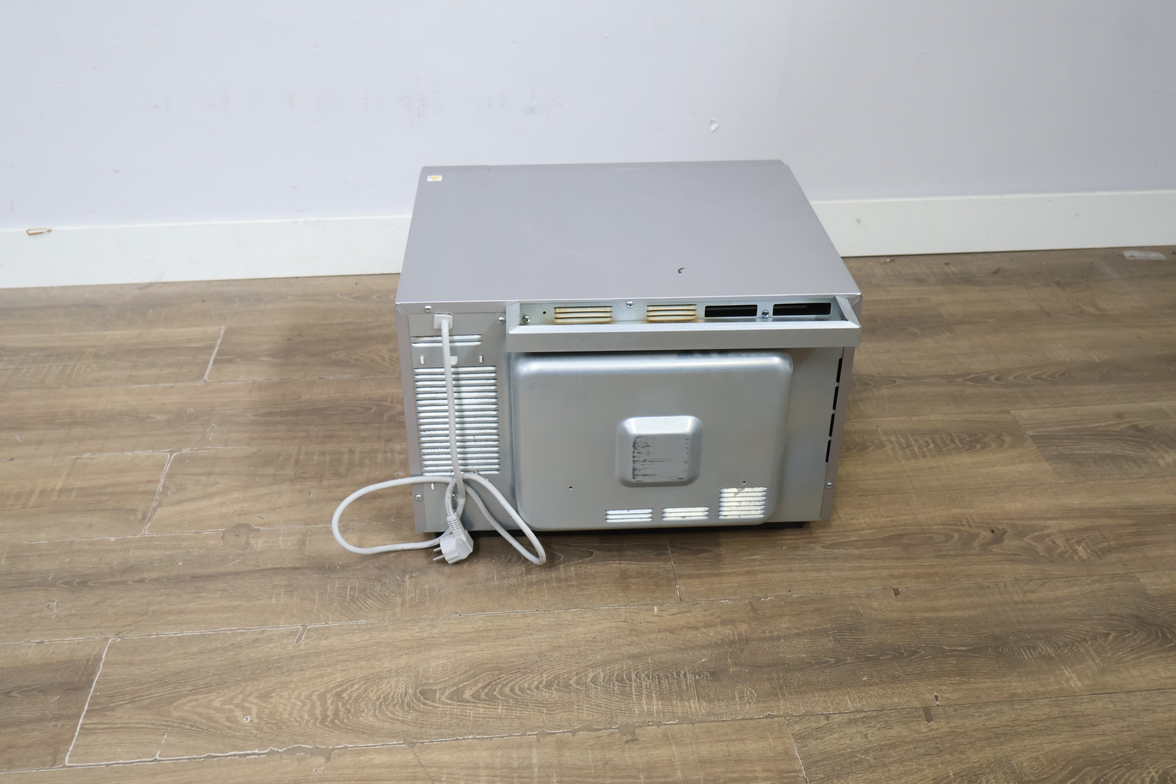 Sharp Inverter Magnetron – foto 5 – kavel bij GSD Auctions, Zoeterwoude