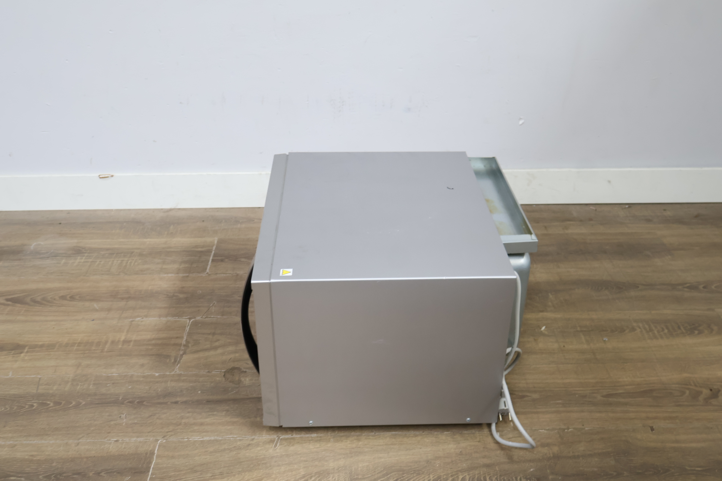 Sharp Inverter Magnetron – foto 7 – kavel bij GSD Auctions, Zoeterwoude