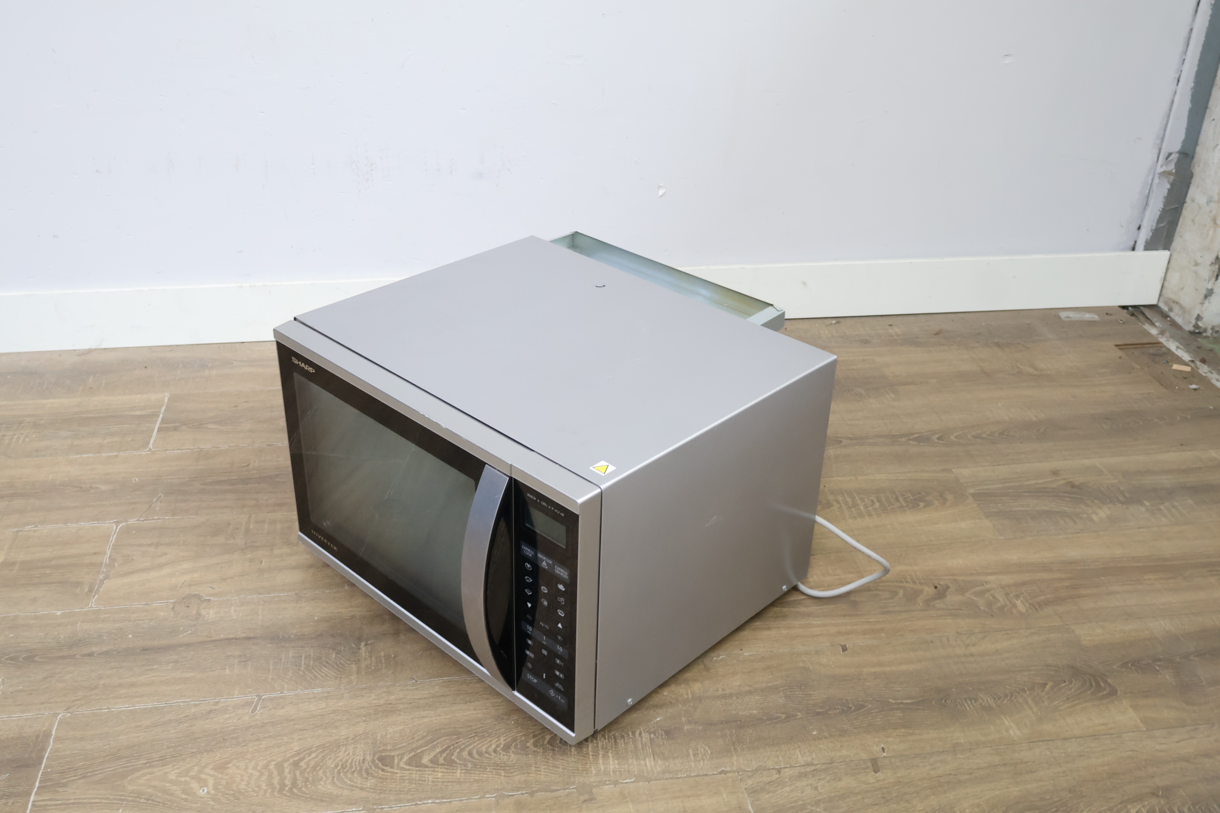 Sharp Inverter Magnetron – foto 10 – kavel bij GSD Auctions, Zoeterwoude