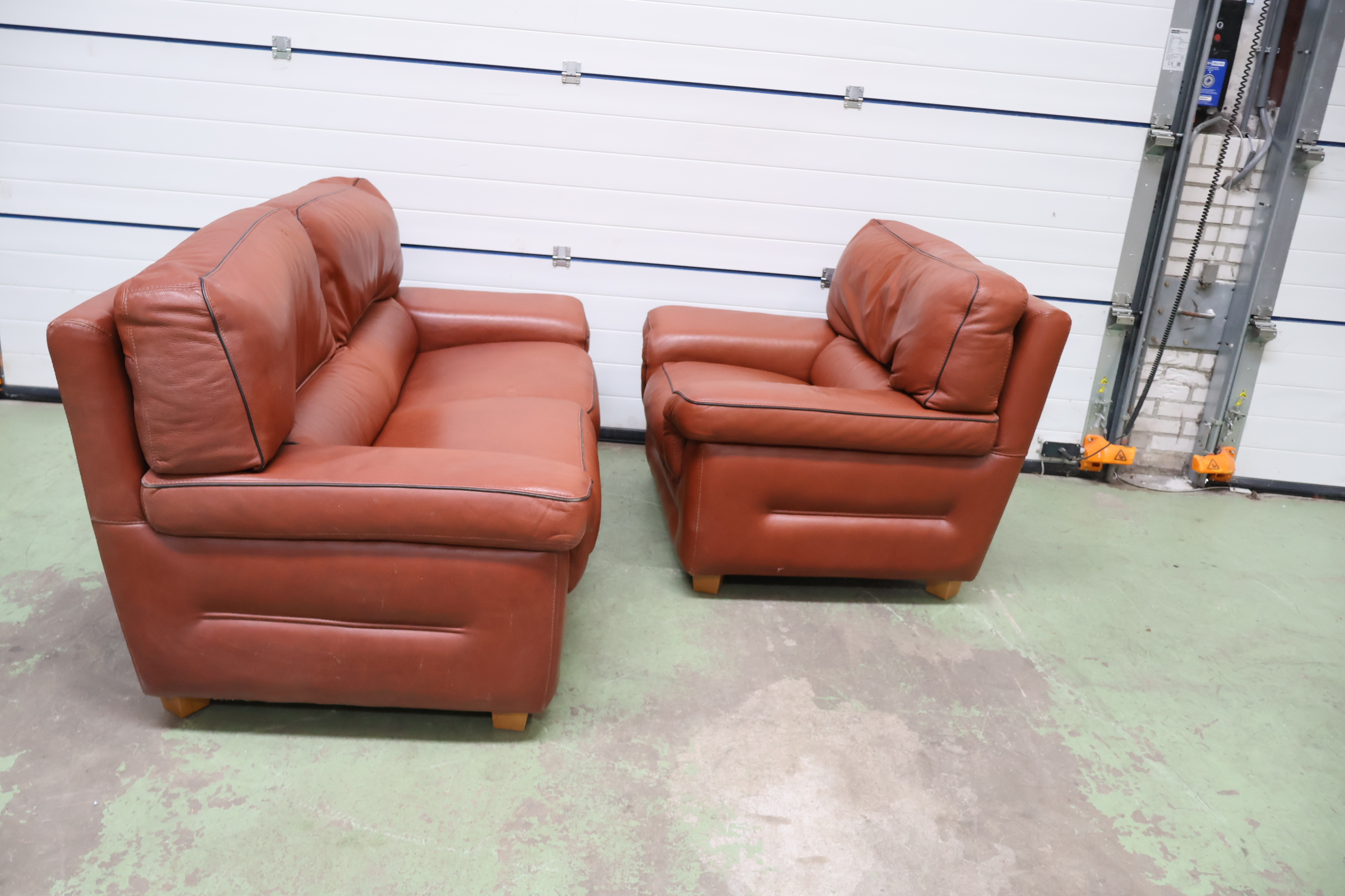 Leren bankstel in cognac kleur met fauteuil – foto 5 – kavel bij GSD Auctions, Zoeterwoude