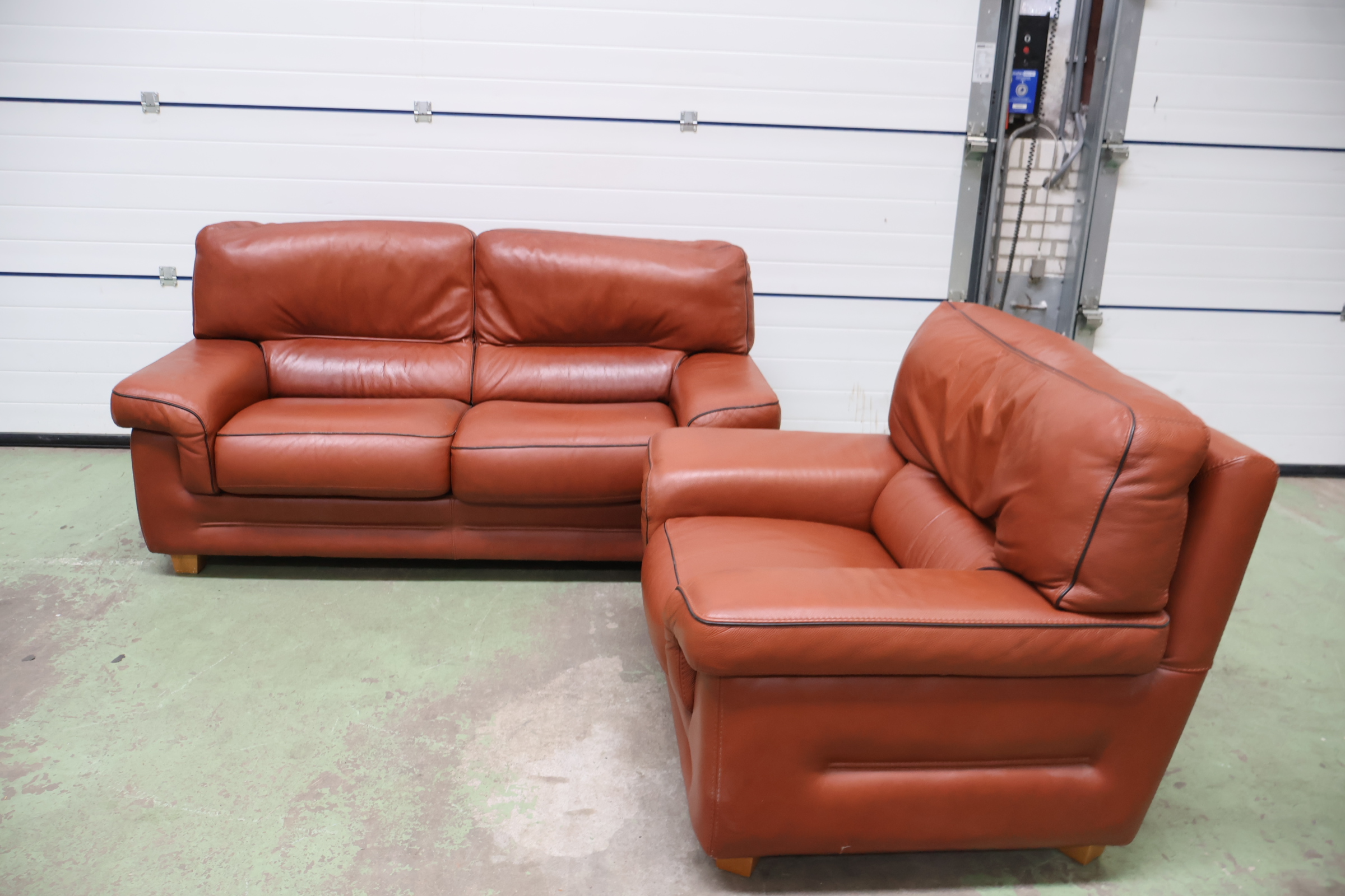 Leren bankstel in cognac kleur met fauteuil – foto 10 – kavel bij GSD Auctions, Zoeterwoude