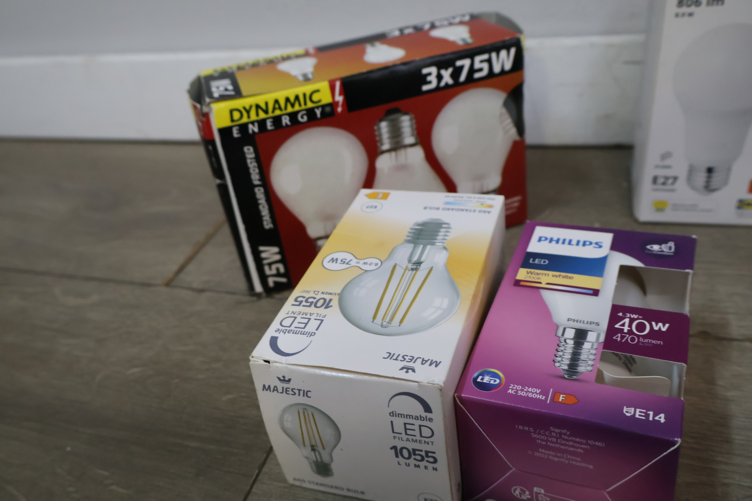 Diverse gloeilampen en LED-lampen – foto 6 – kavel bij GSD Auctions, Zoeterwoude