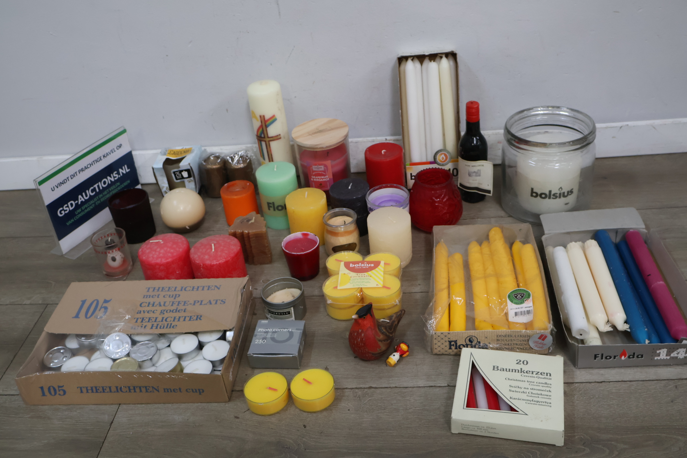 Diverse kaarsen en theelichten collectie – kavel bij GSD Auctions, Zoeterwoude