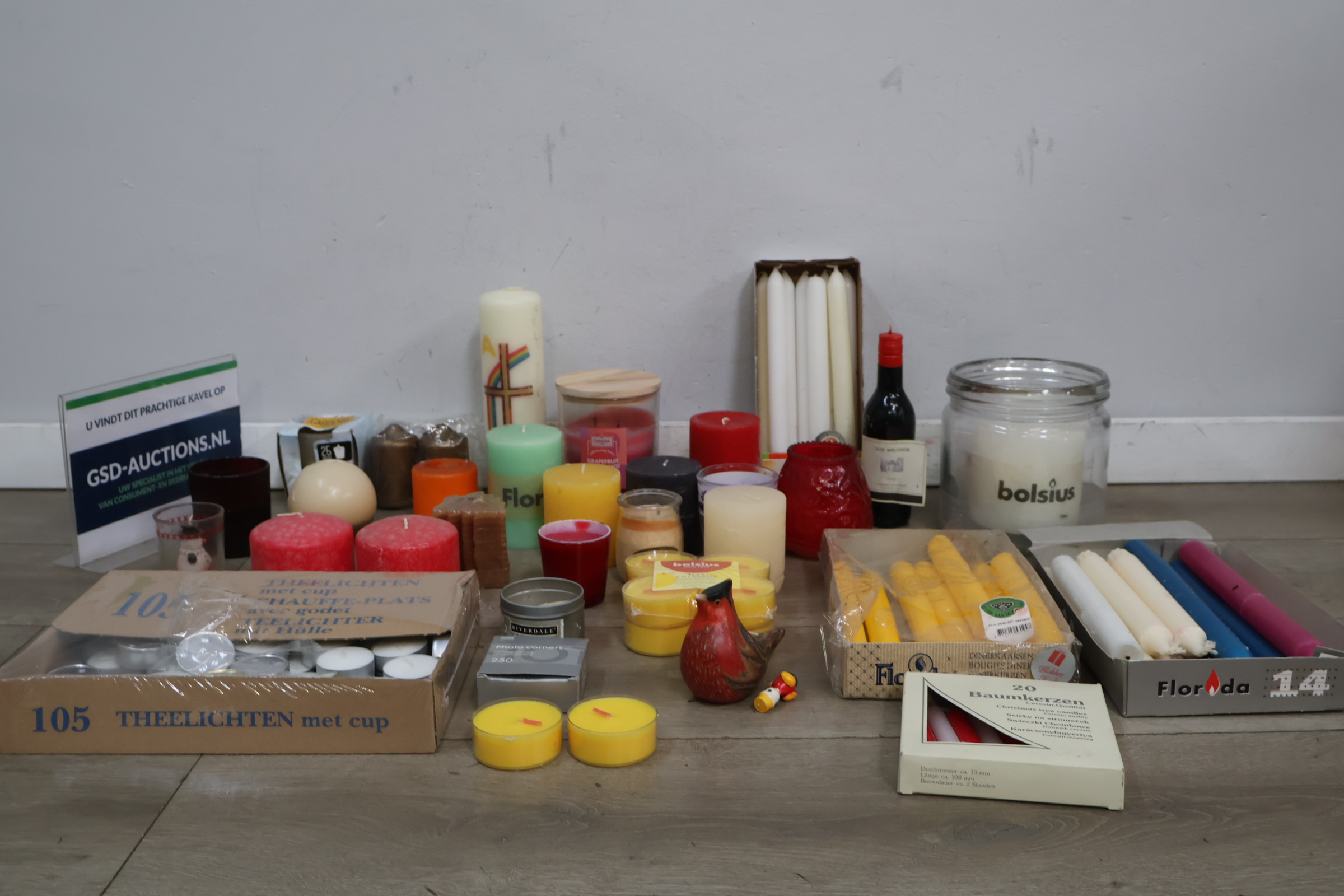 Diverse kaarsen en theelichten collectie – foto 2 – kavel bij GSD Auctions, Zoeterwoude