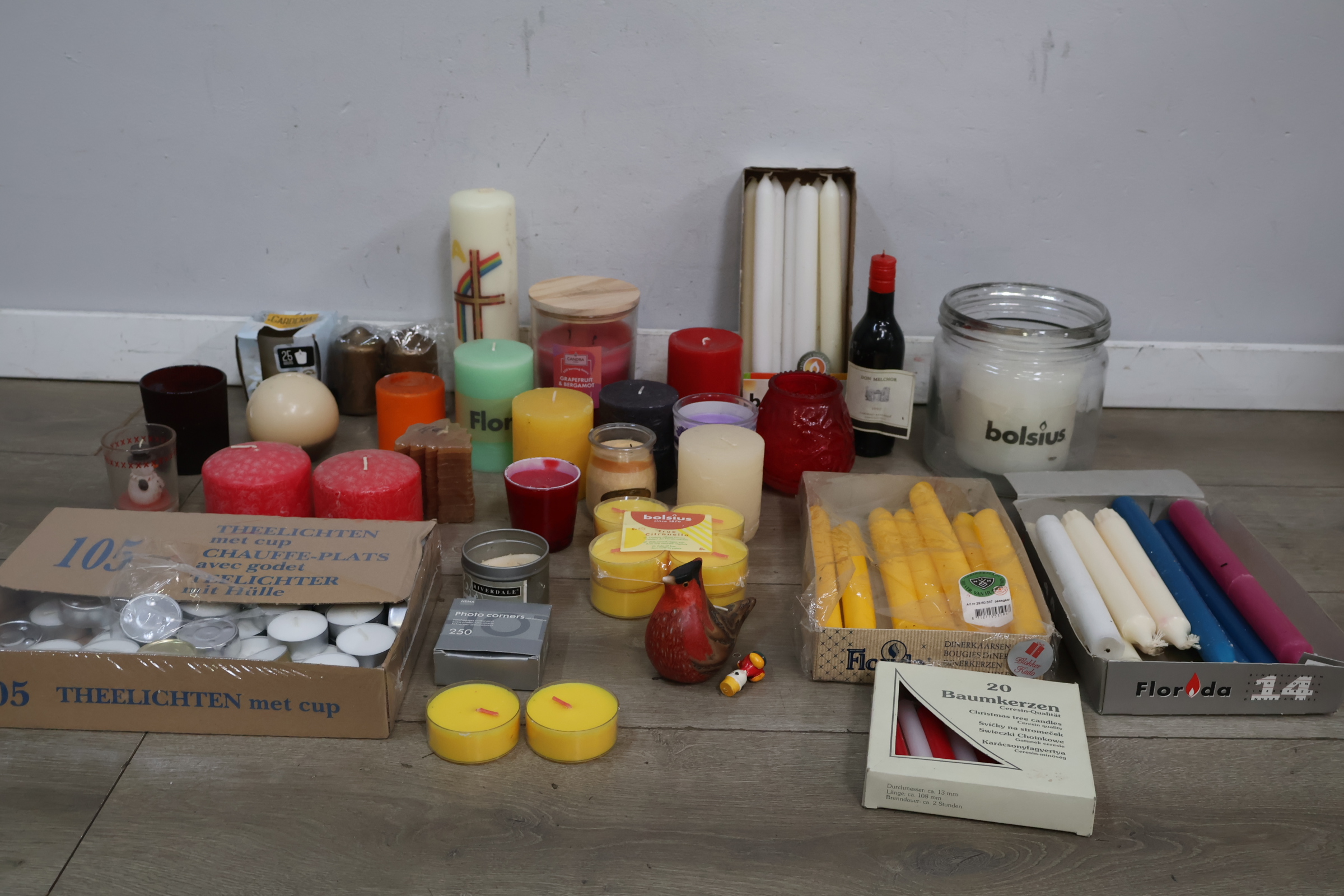Diverse kaarsen en theelichten collectie – foto 3 – kavel bij GSD Auctions, Zoeterwoude