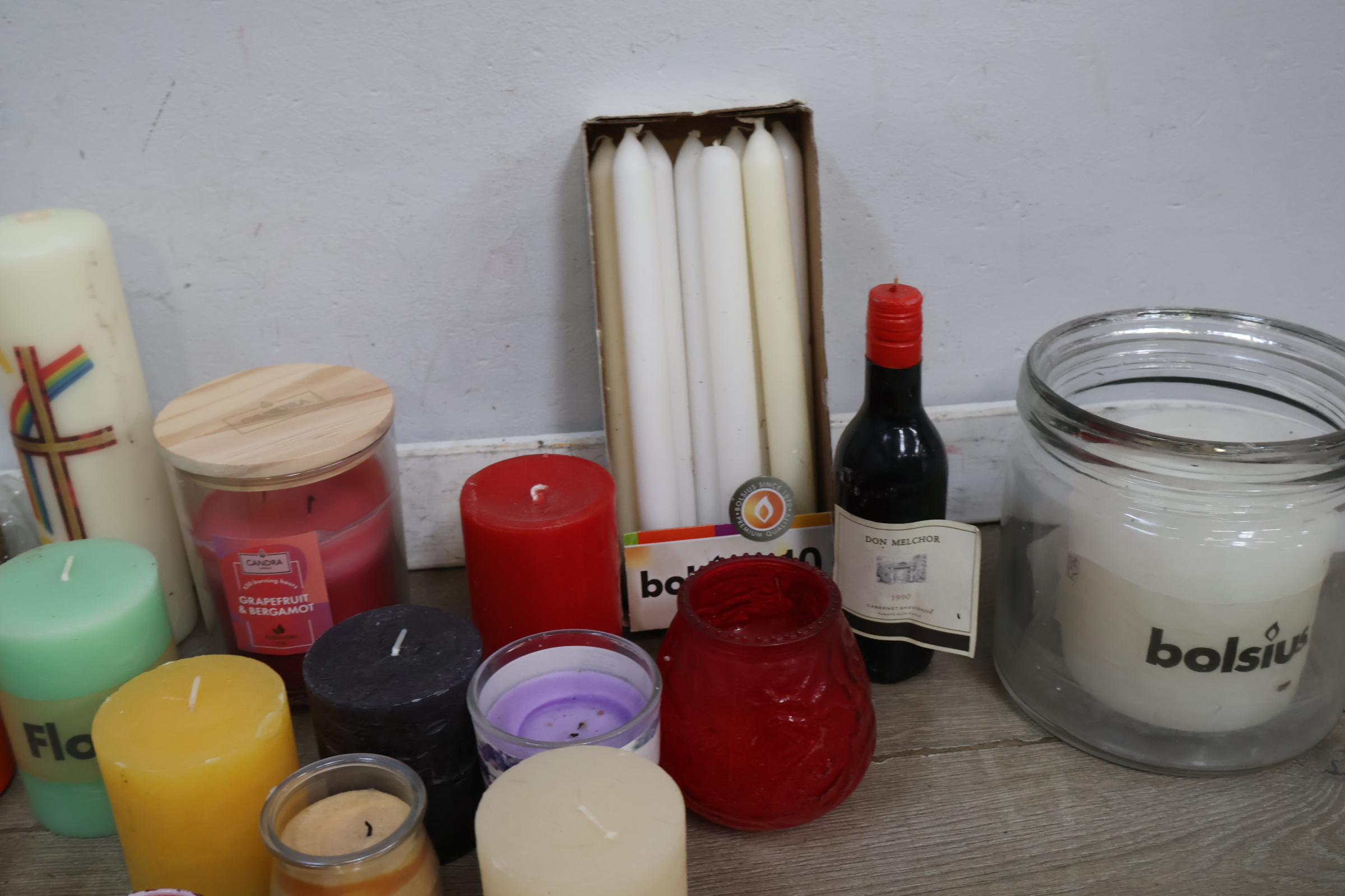 Diverse kaarsen en theelichten collectie – foto 5 – kavel bij GSD Auctions, Zoeterwoude