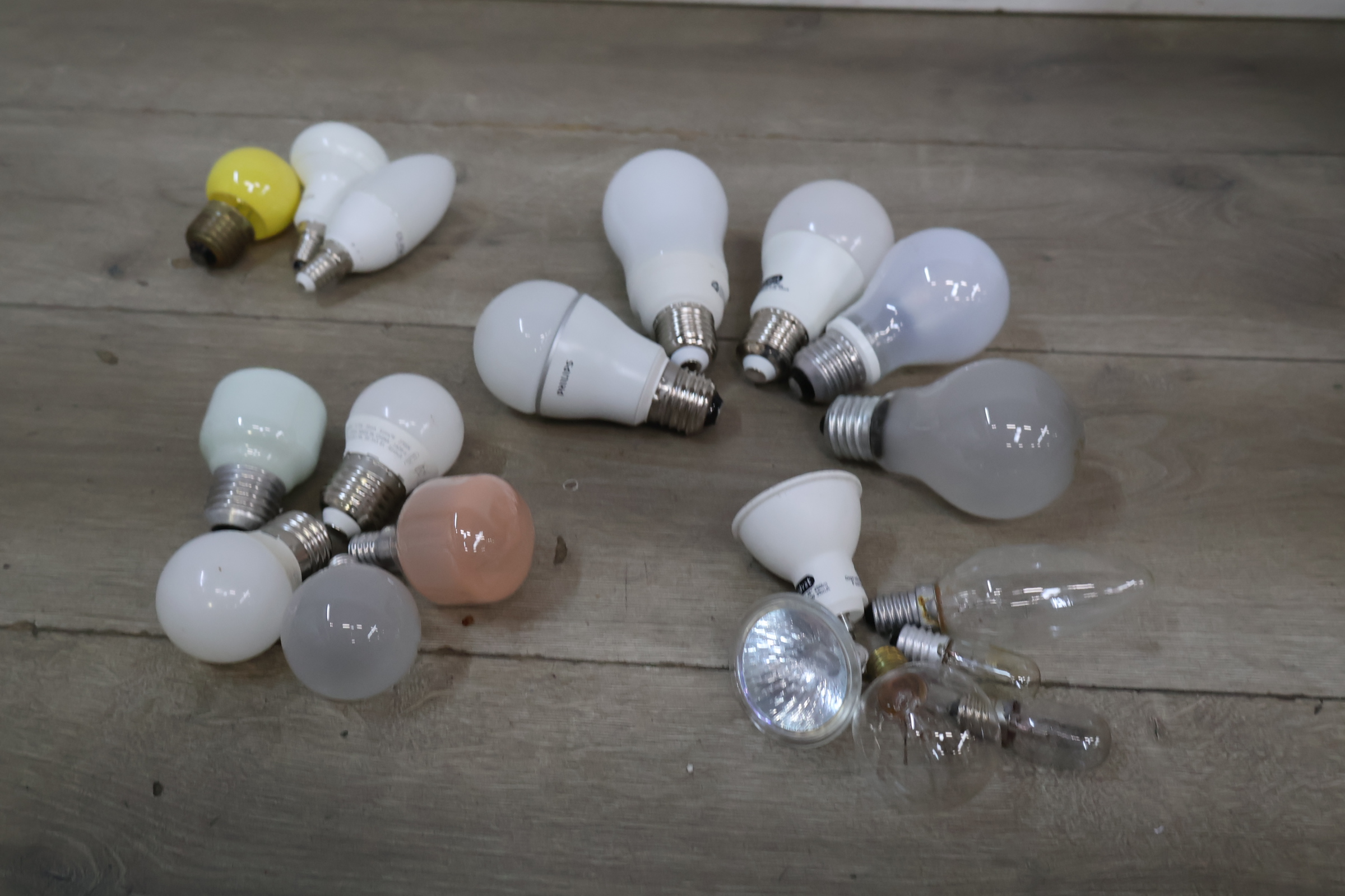 Verzameling diverse lichtbronnen Philips, Osram en meer – foto 9 – kavel bij GSD Auctions, Zoeterwoude