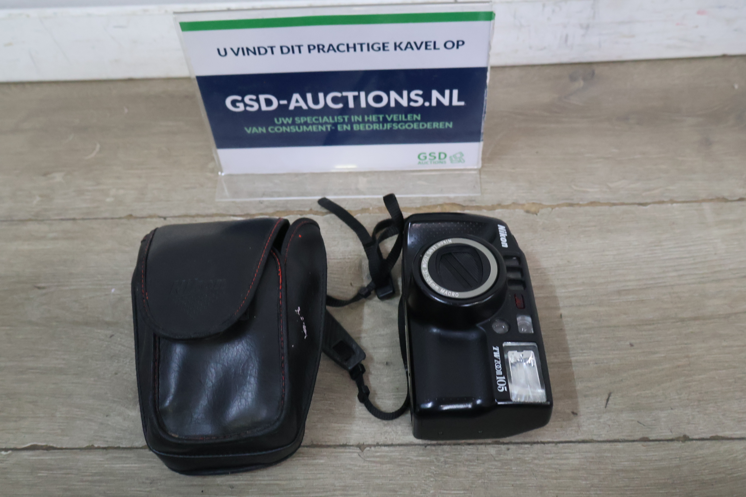 Nikon L35AF compacte camera met draagtas – kavel bij GSD Auctions, Zoeterwoude