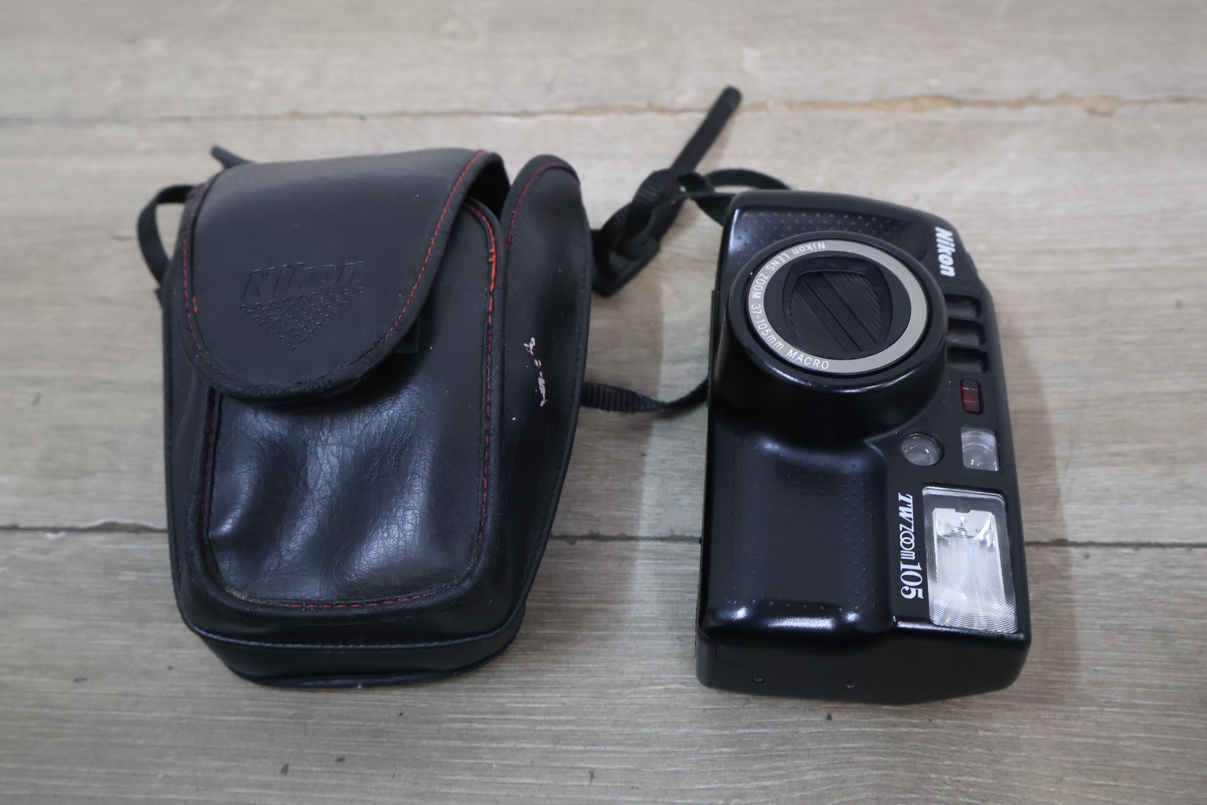 Nikon L35AF compacte camera met draagtas – foto 5 – kavel bij GSD Auctions, Zoeterwoude